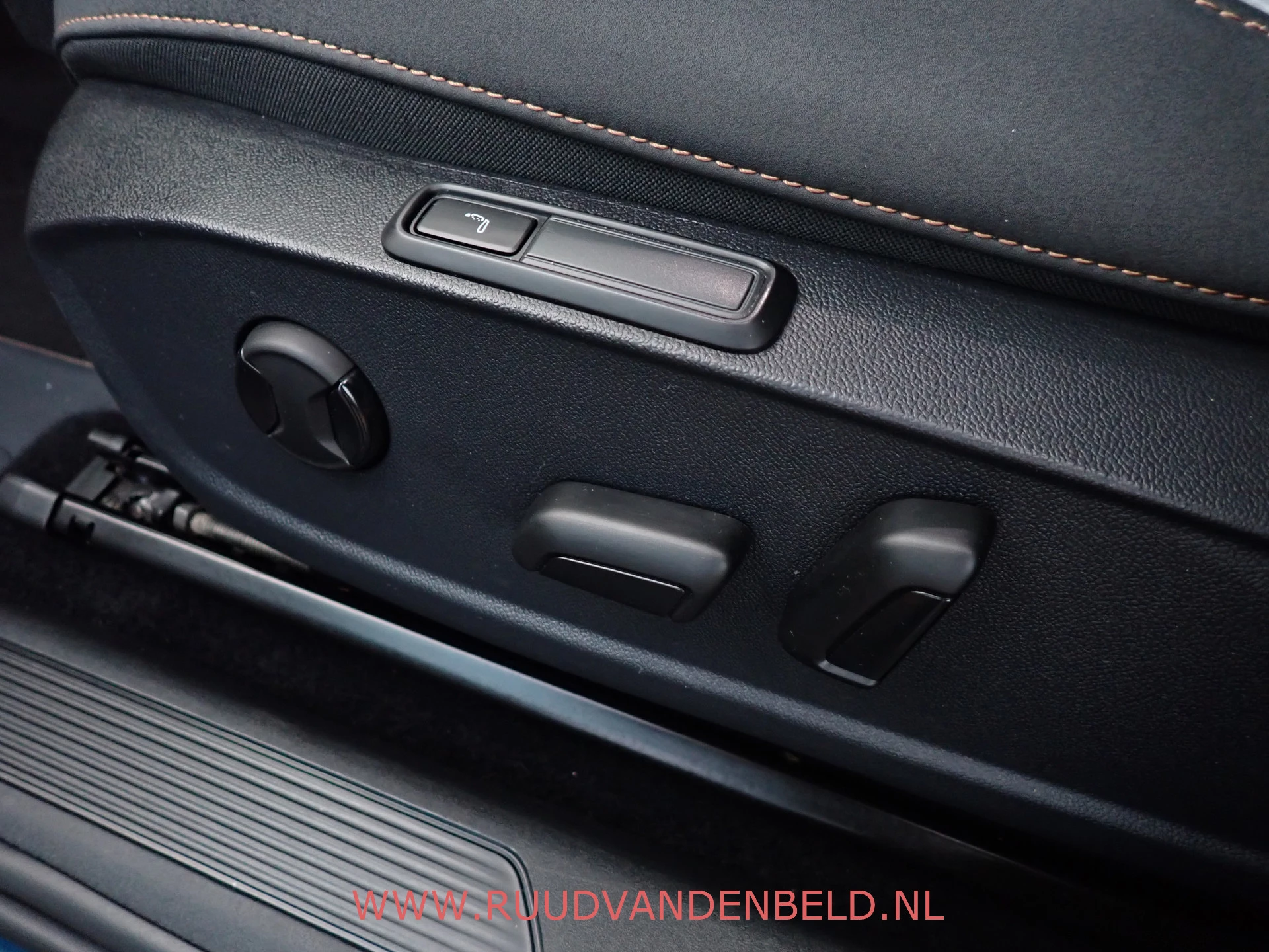 Hoofdafbeelding CUPRA Born