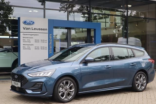 Hoofdafbeelding Ford Focus Ford Focus Wagon 125PK HYBRID ST-LINE AUTOMAAT ANDROID/APPLE NAVI CAMERA P-SENSOREN 17" LM-VELGEN
