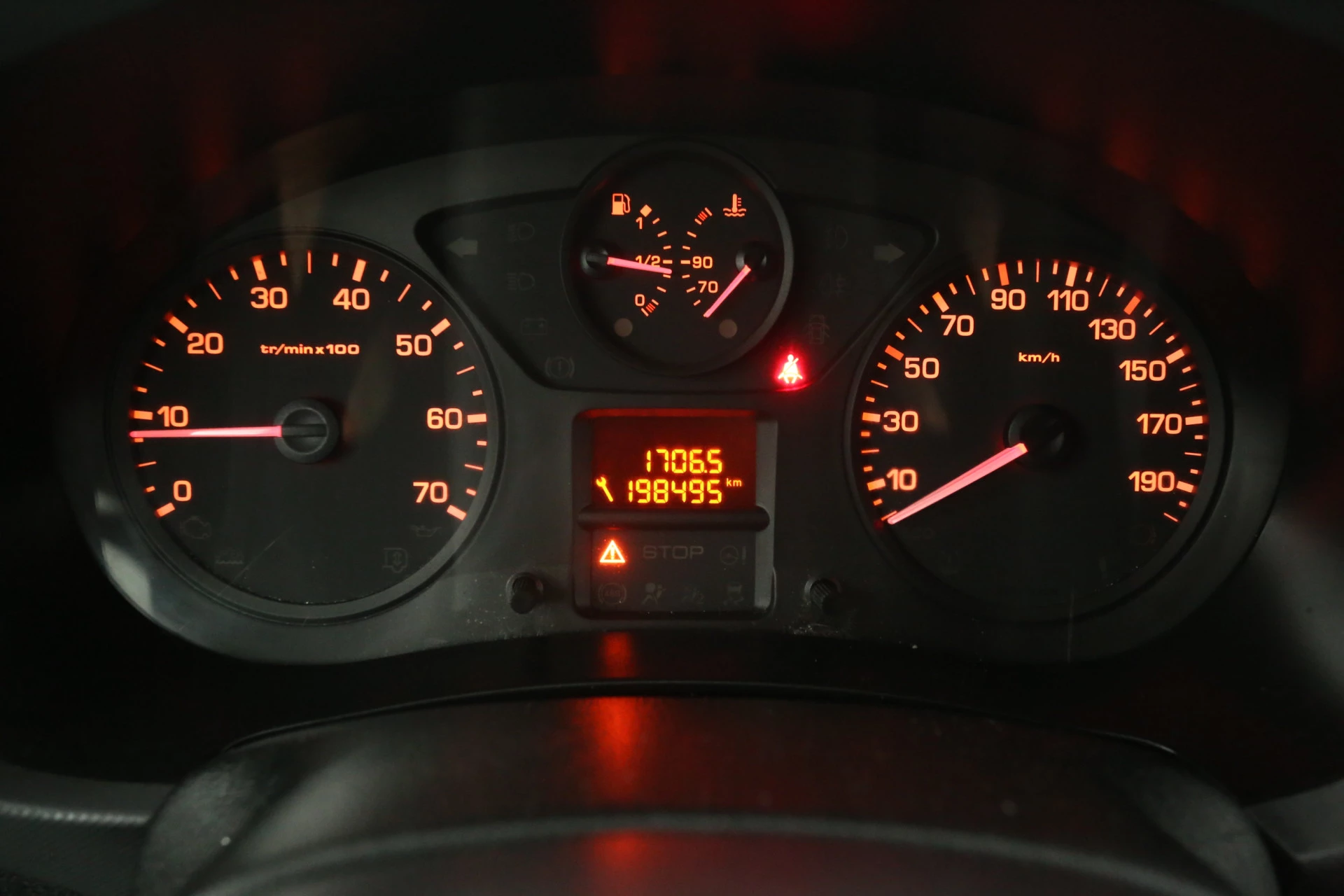 Hoofdafbeelding Peugeot Partner
