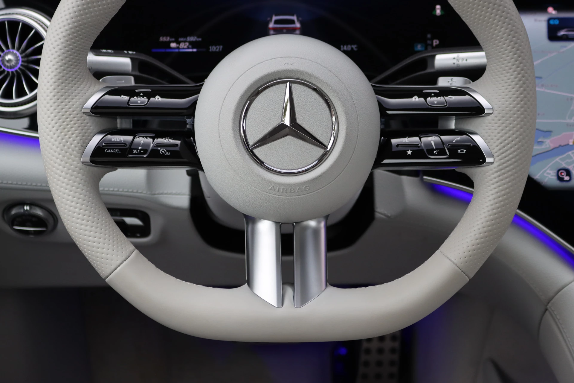 Hoofdafbeelding Mercedes-Benz EQS