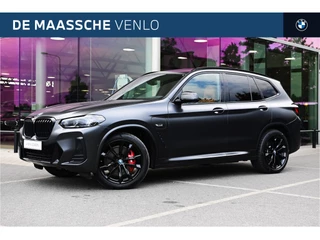Hoofdafbeelding BMW X3 BMW X3 xDrive30e M Sport Automaat / Panoramadak / Trekhaak / M Sportstoelen / Adaptieve LED / Head-Up / Parking Assistant / Stoelverwarming
