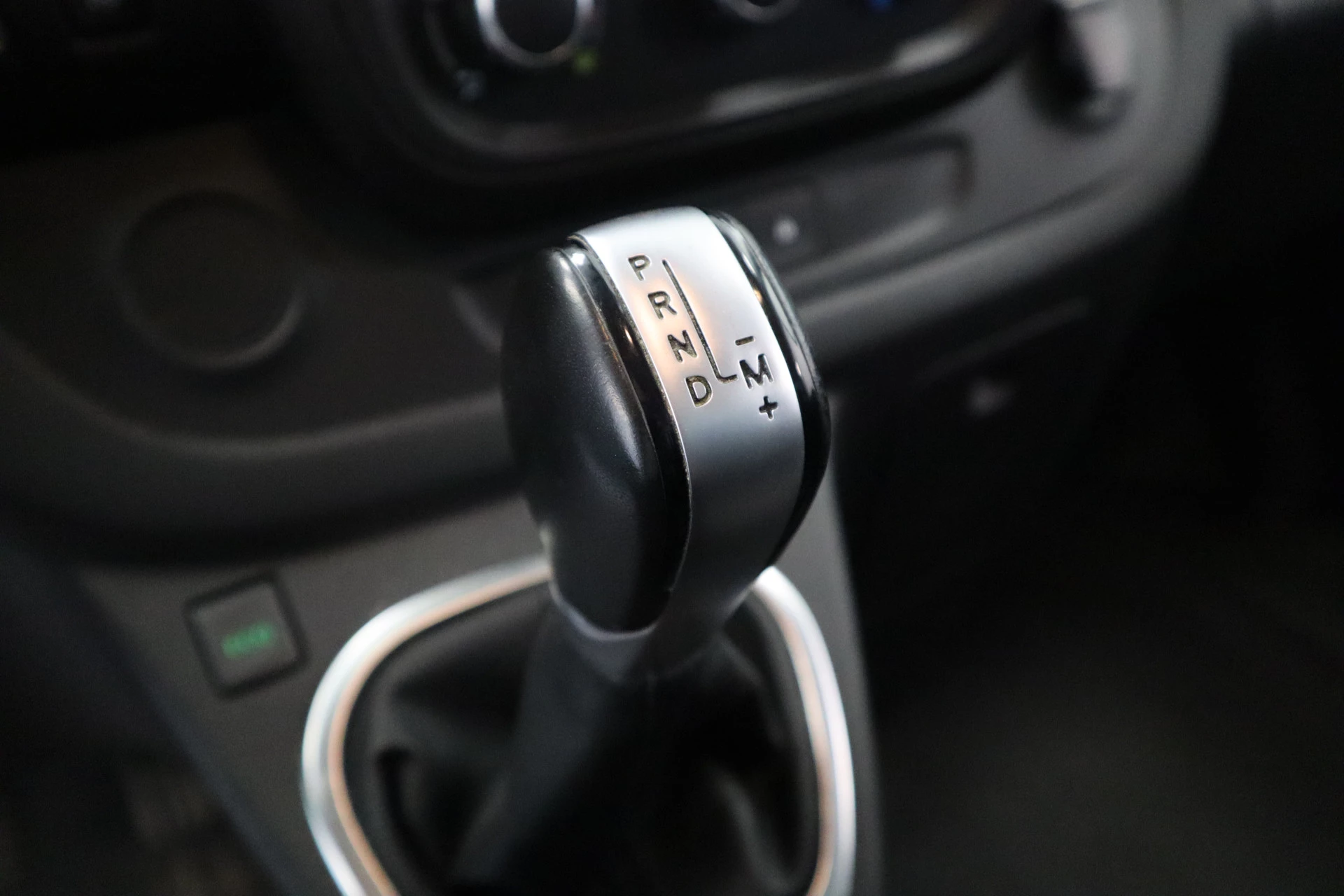 Hoofdafbeelding Renault Traffic Automaat