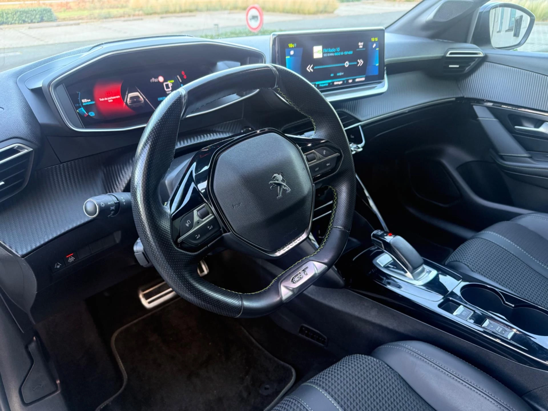 Hoofdafbeelding Peugeot e-208