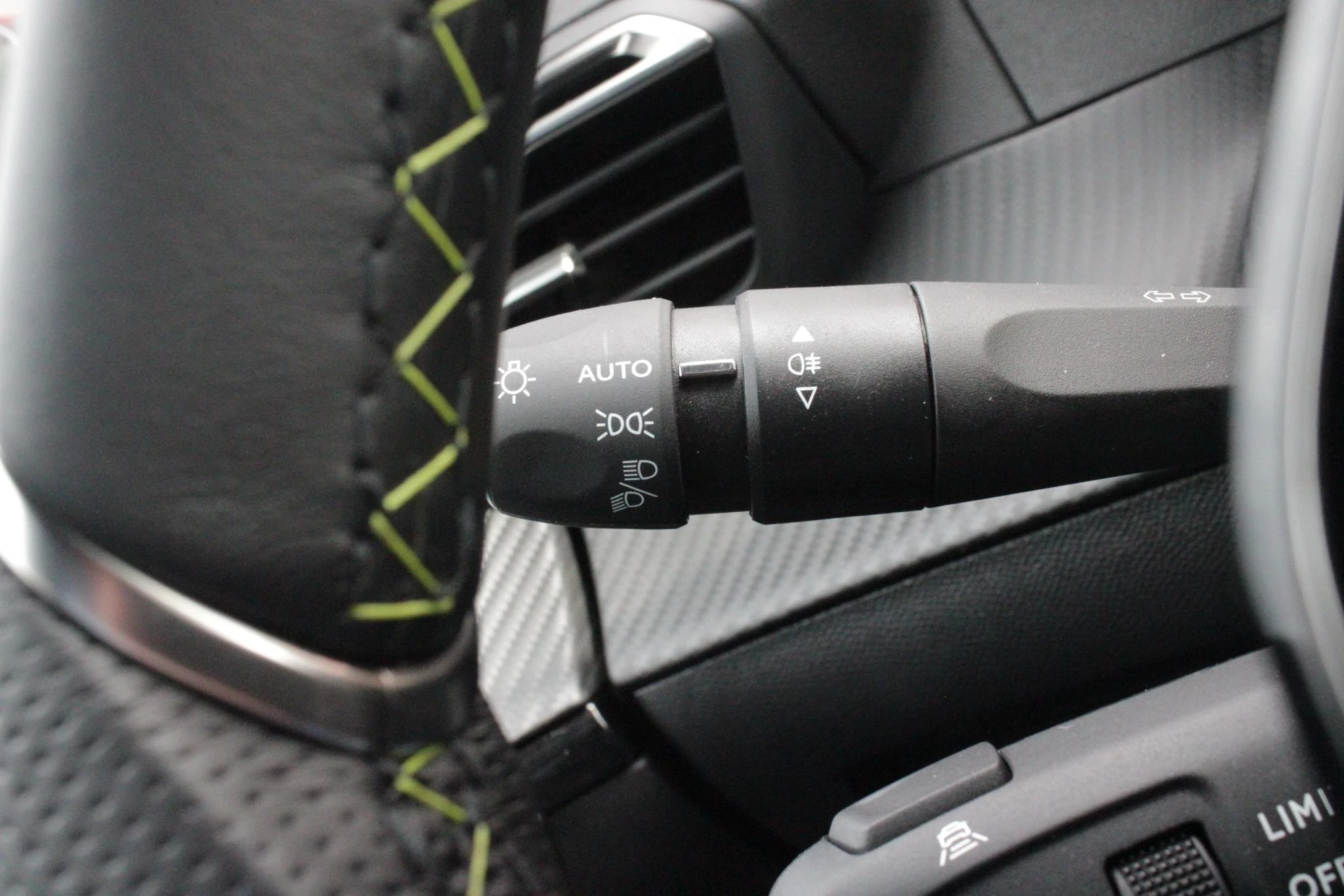 Hoofdafbeelding Peugeot e-208