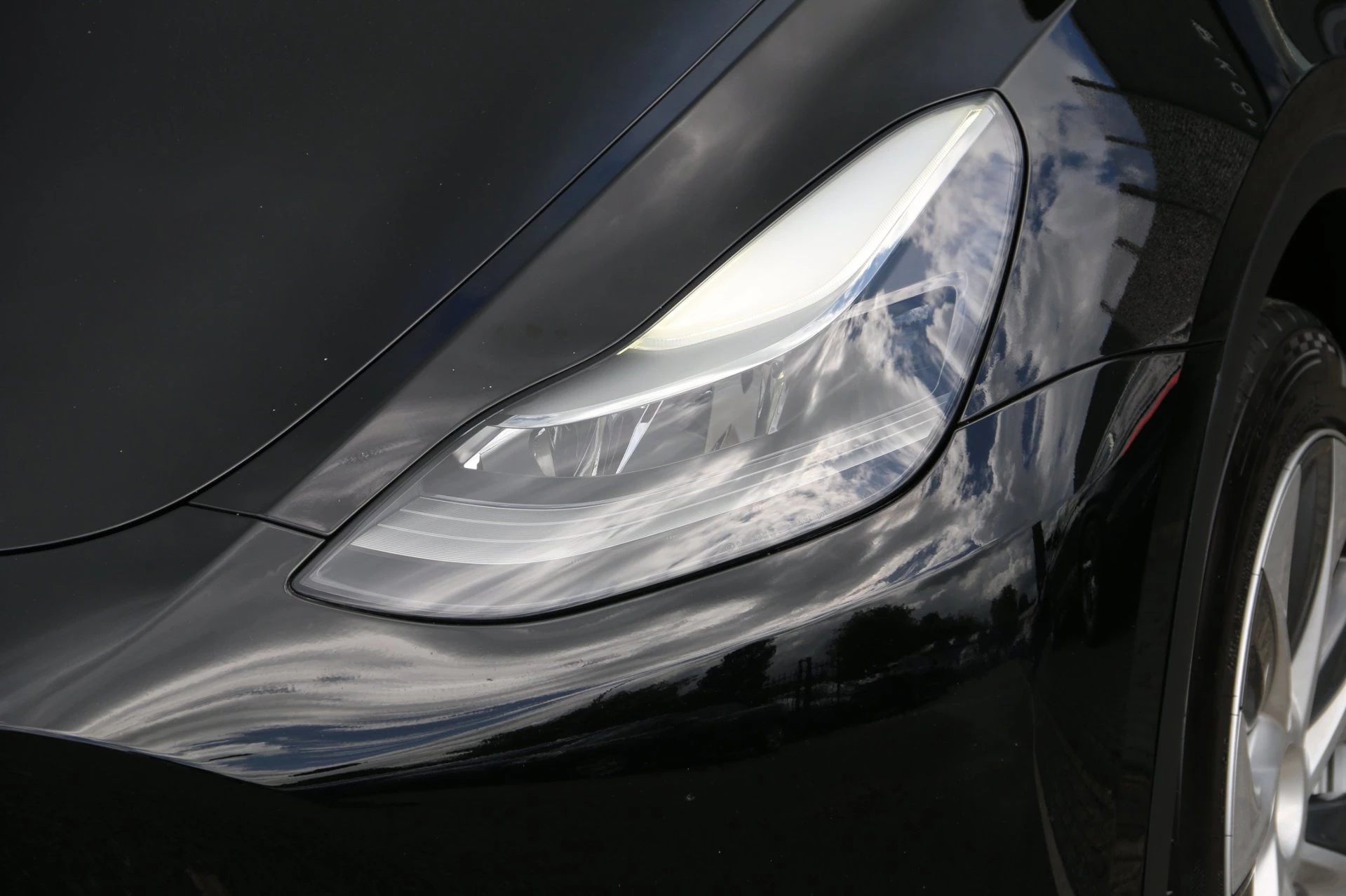 Hoofdafbeelding Tesla Model Y
