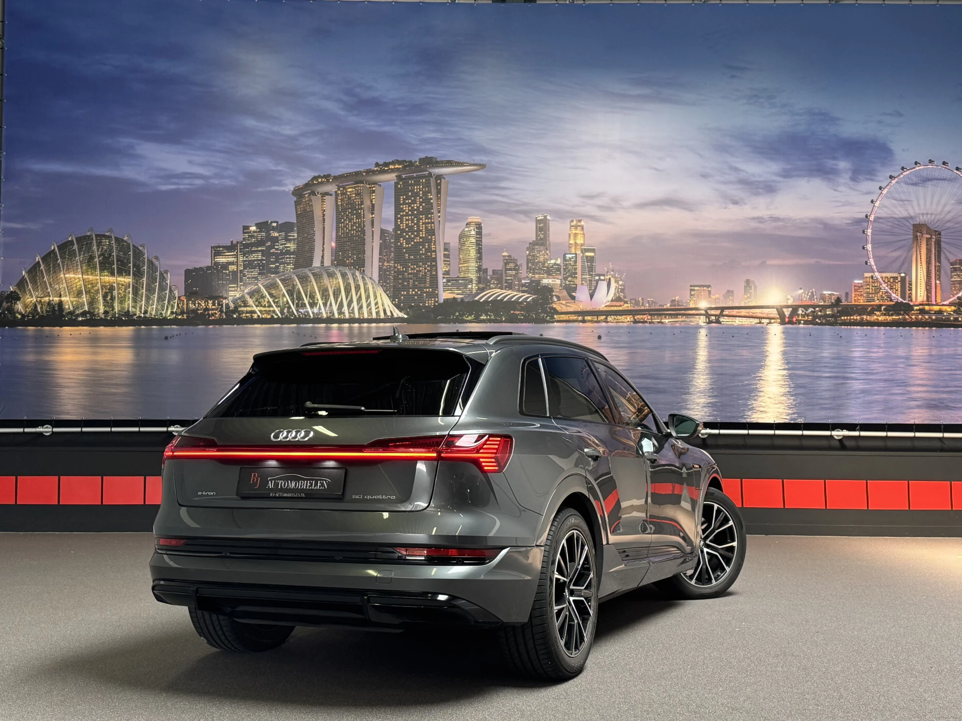 Hoofdafbeelding Audi e-tron