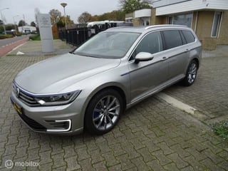 Volkswagen Passat Variant 1.4 TSI GTE Highline Full Option Dealer onderhouden