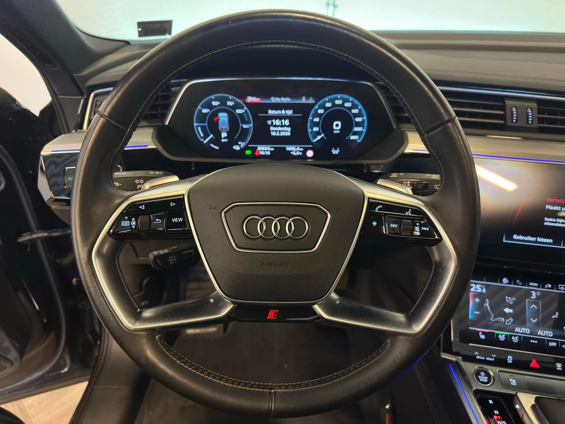 Hoofdafbeelding Audi e-tron