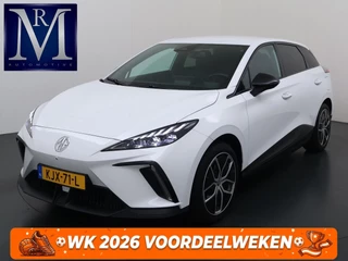 MG MG4 Electric Luxury 64 kWh VAN: 24.900,- VOOR: 22.877,- UW WKVOORDEEL: 2.023,- | SOH 96% | 10K KM!! |360 CAMERA| 7 JAAR MG GARANTIE T/M 07-2031| ELEK. STOEL| DODE HOEK SENSOR| STOEL + STUURVERWARMING| ADAPTIVE CRUISE CONTROL