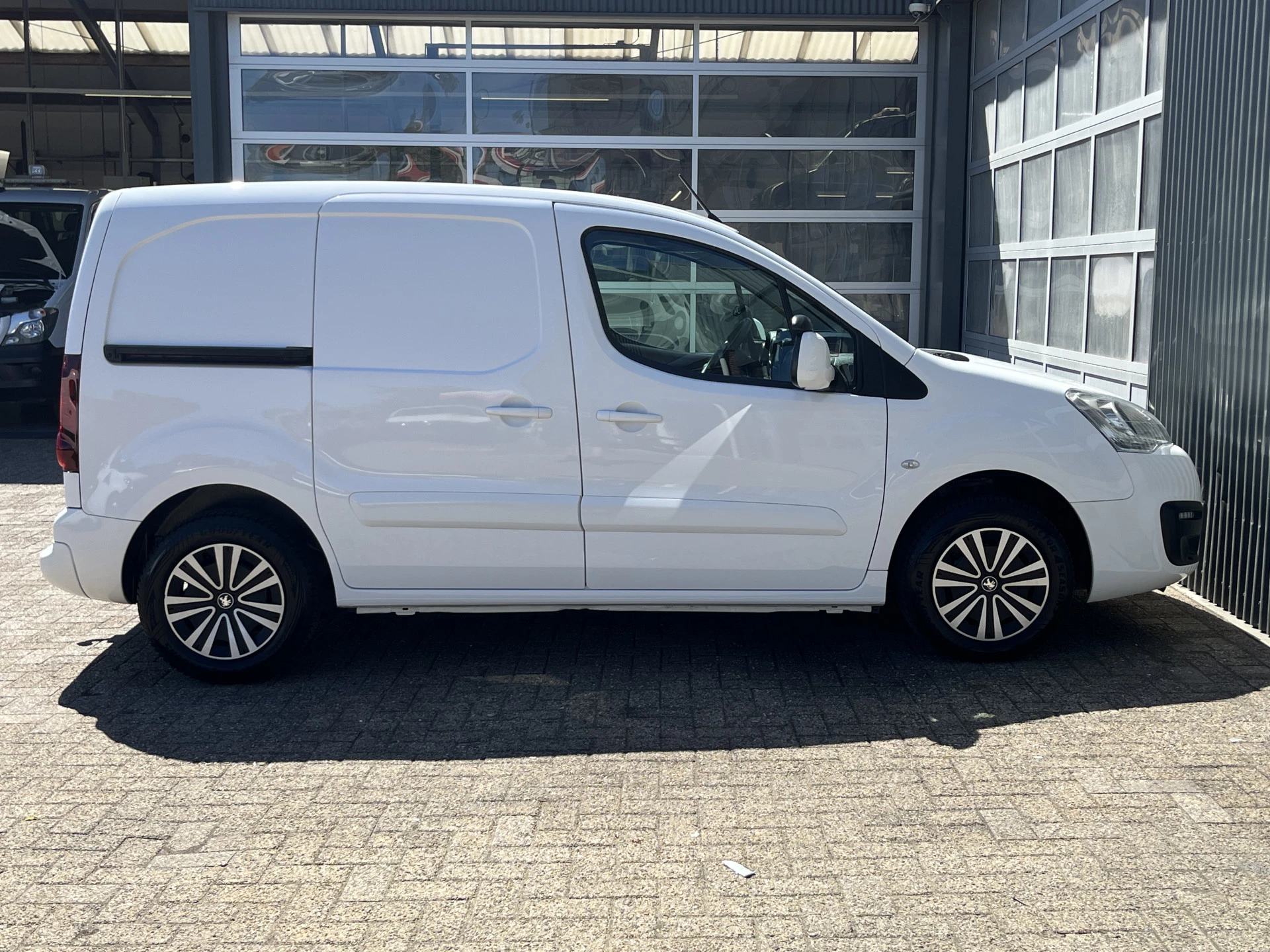 Hoofdafbeelding Peugeot Partner