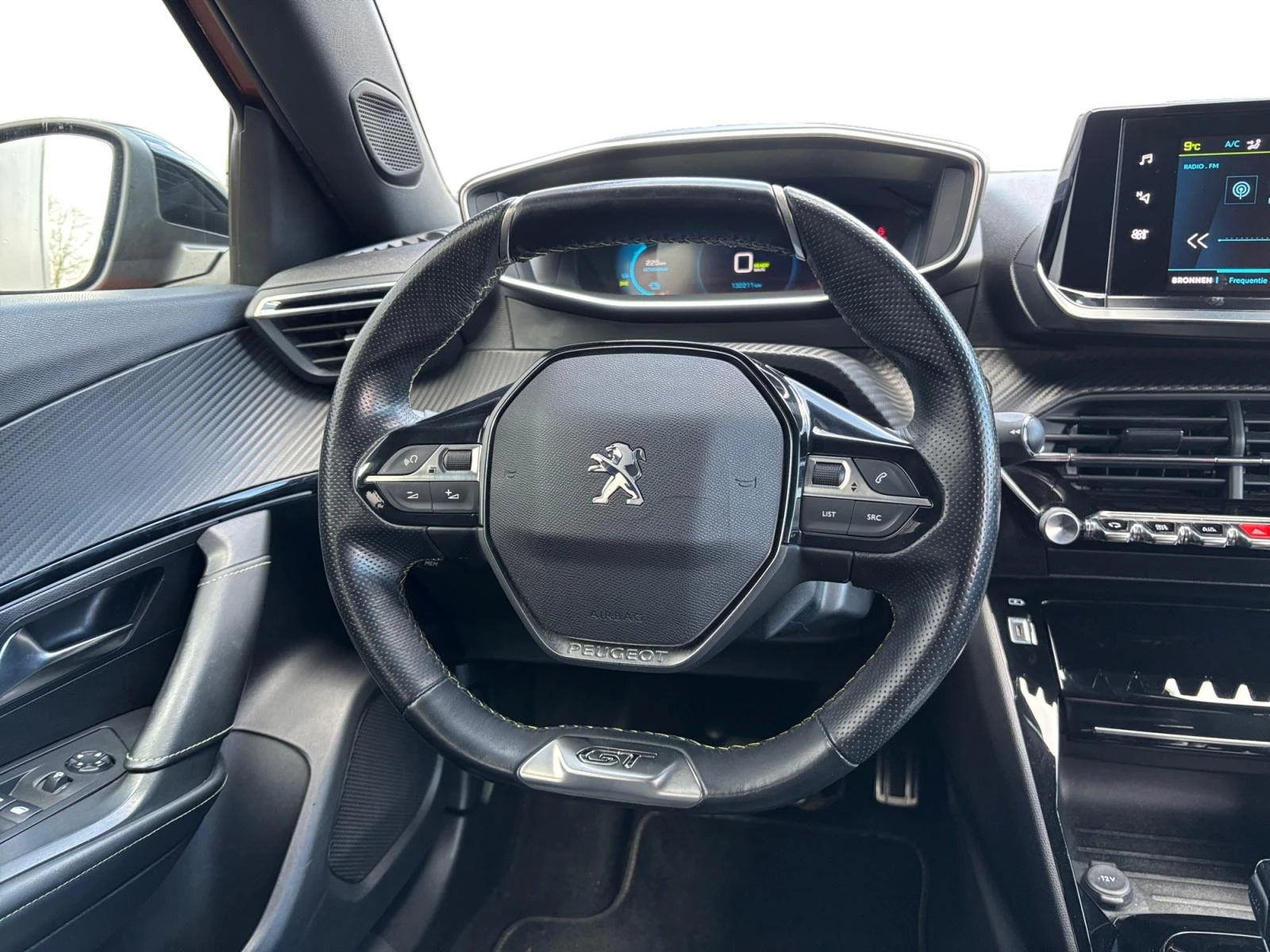 Hoofdafbeelding Peugeot e-2008