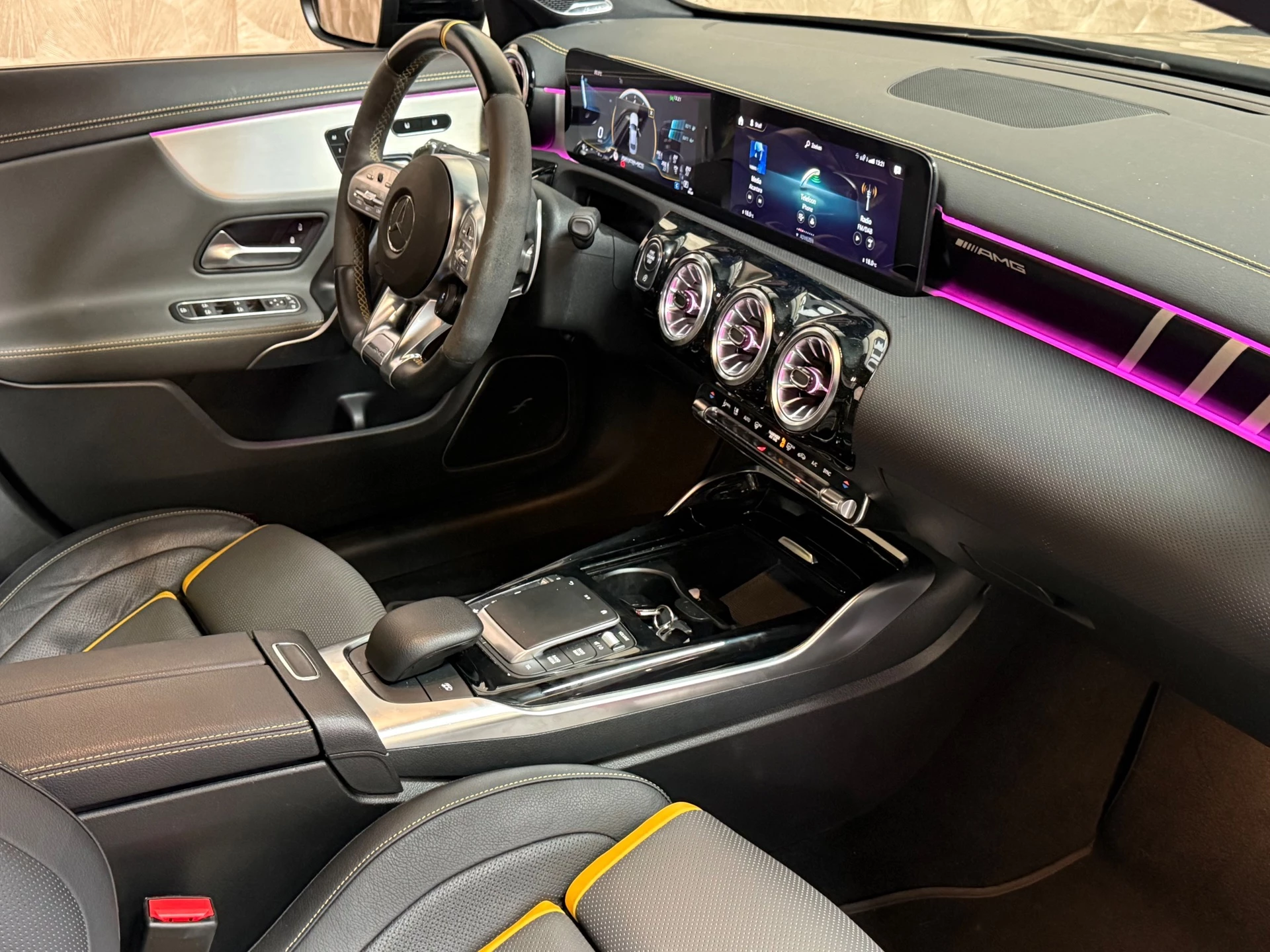 Hoofdafbeelding Mercedes-Benz CLA