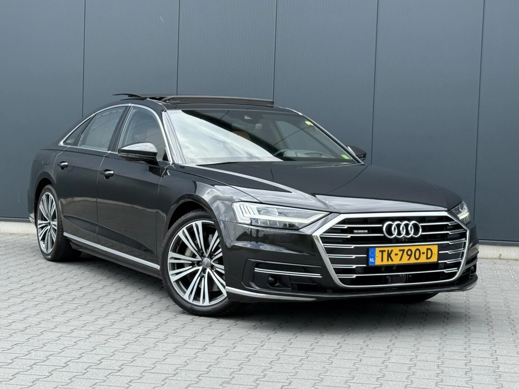 Hoofdafbeelding Audi A8