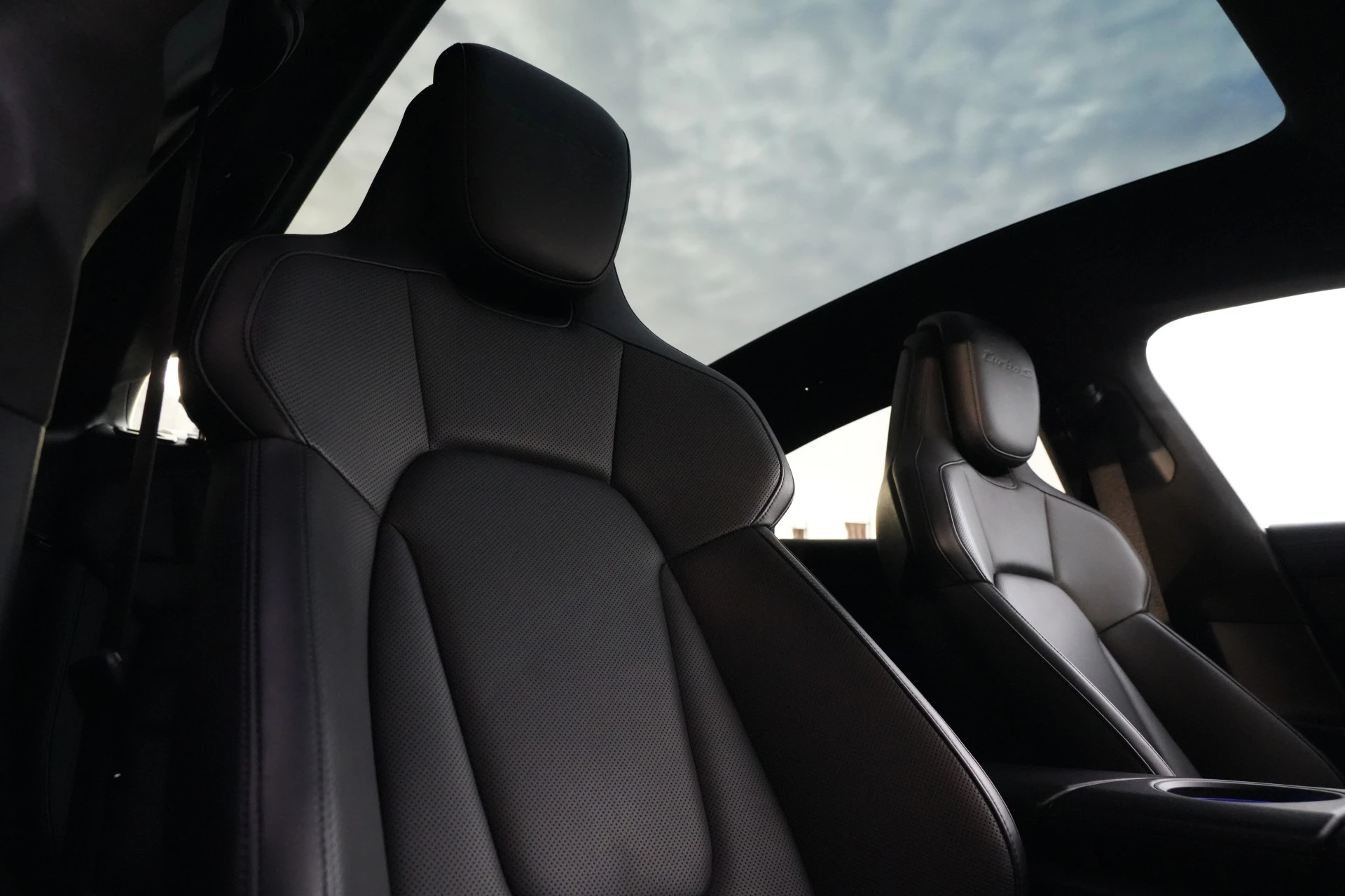 Hoofdafbeelding Porsche Taycan