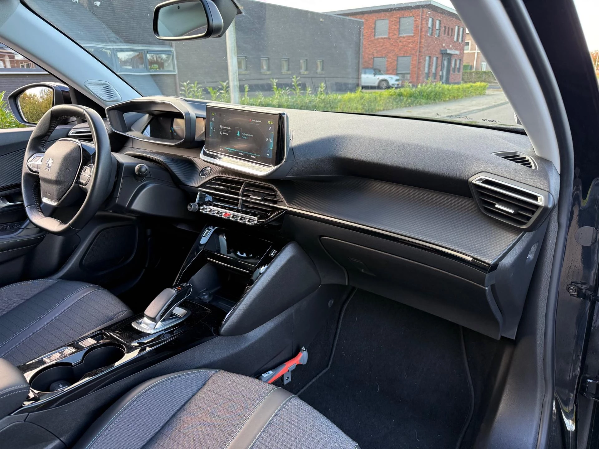 Hoofdafbeelding Peugeot e-2008