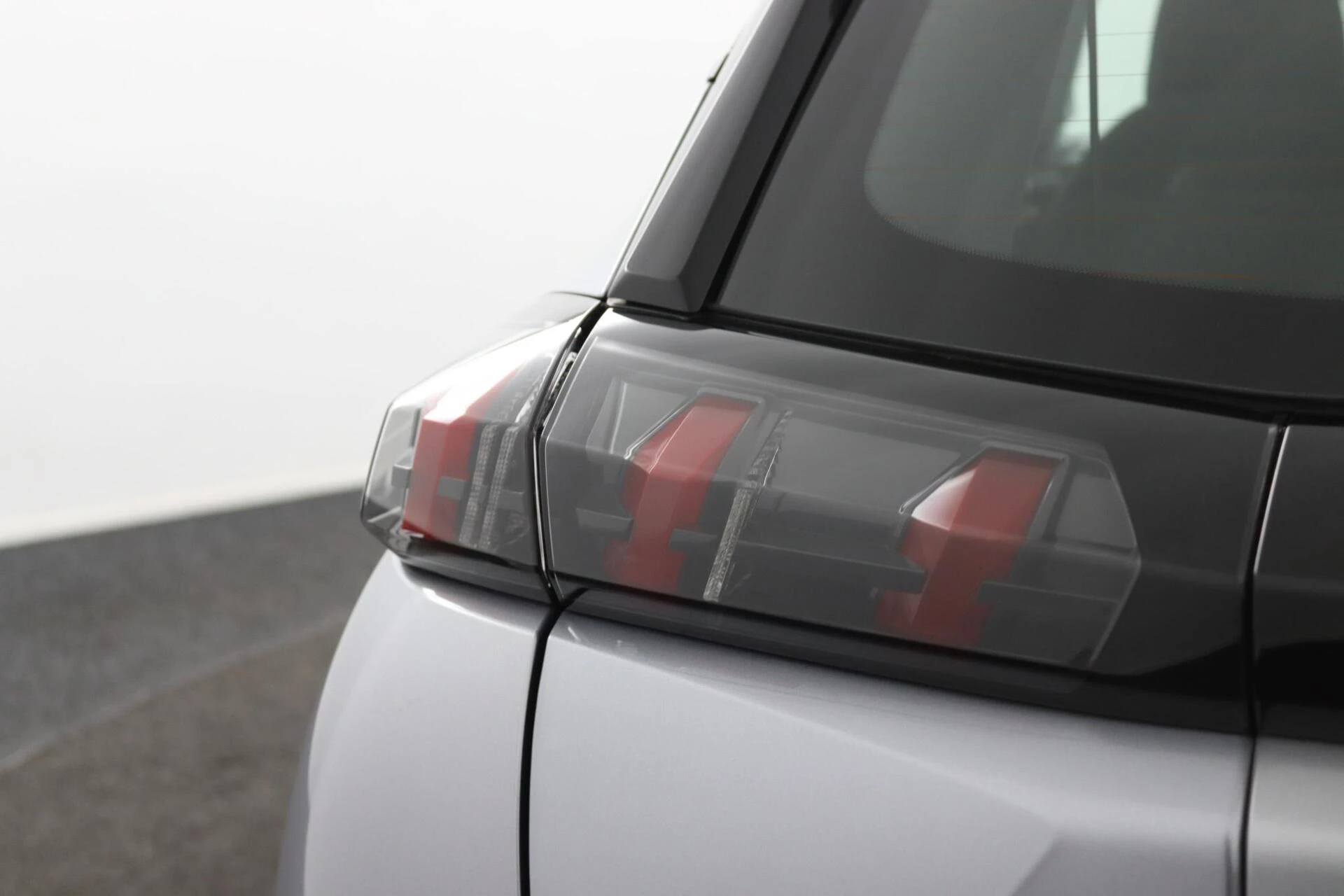Hoofdafbeelding Peugeot e-2008