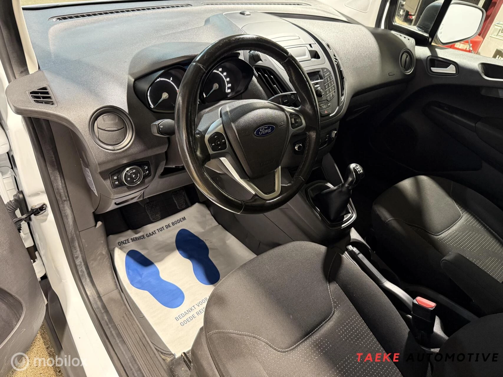 Hoofdafbeelding Ford Transit Courier