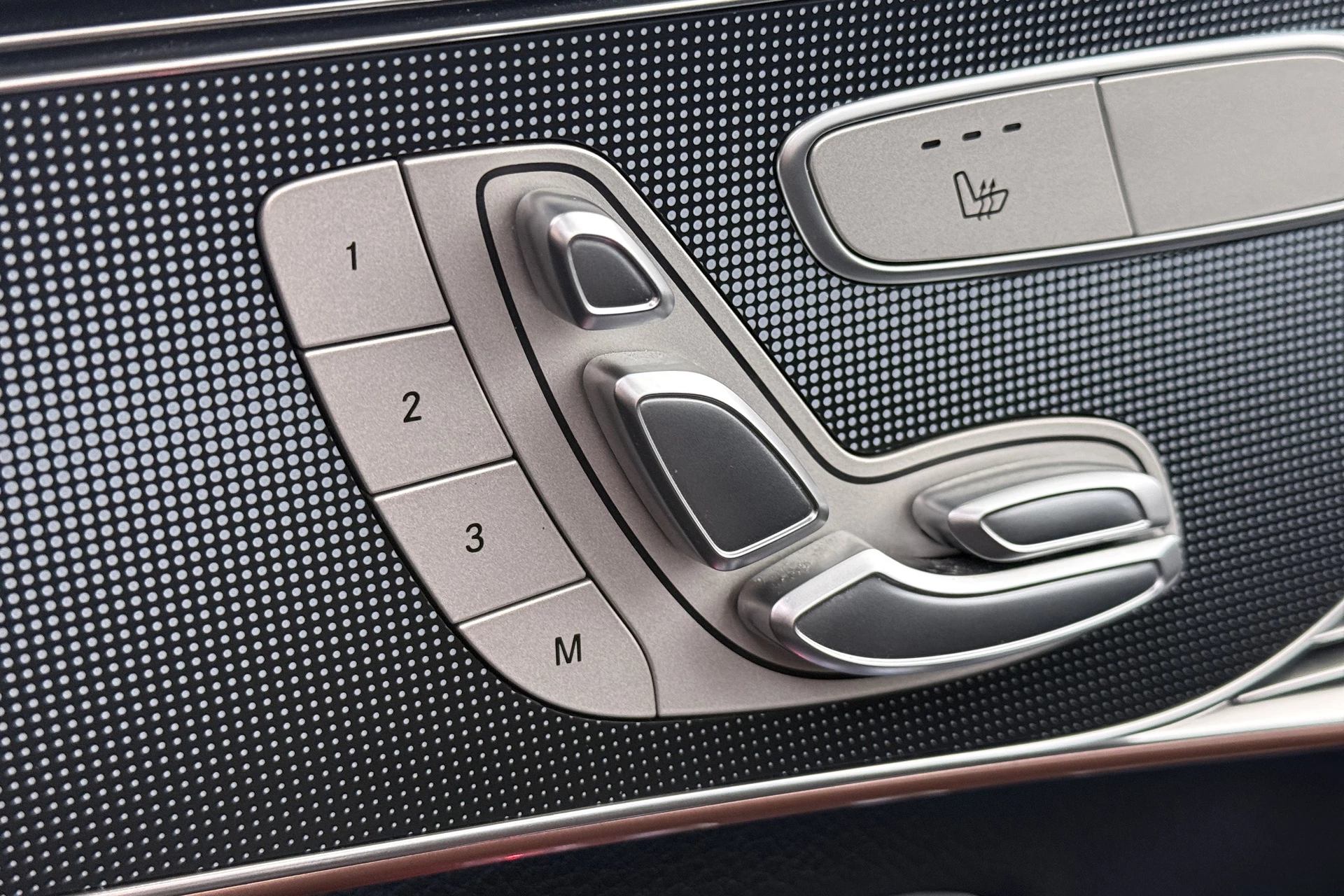 Hoofdafbeelding Mercedes-Benz EQC