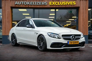 Hoofdafbeelding Mercedes-Benz C-Klasse Mercedes-Benz C-klasse AMG 63 Burmester Camera Parkeersensoren Voorstoelen verwarmd C63
