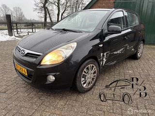 Hyundai i20 1.4i DynamicVersion AC SCHADE LINKS HANDELSPRIJS