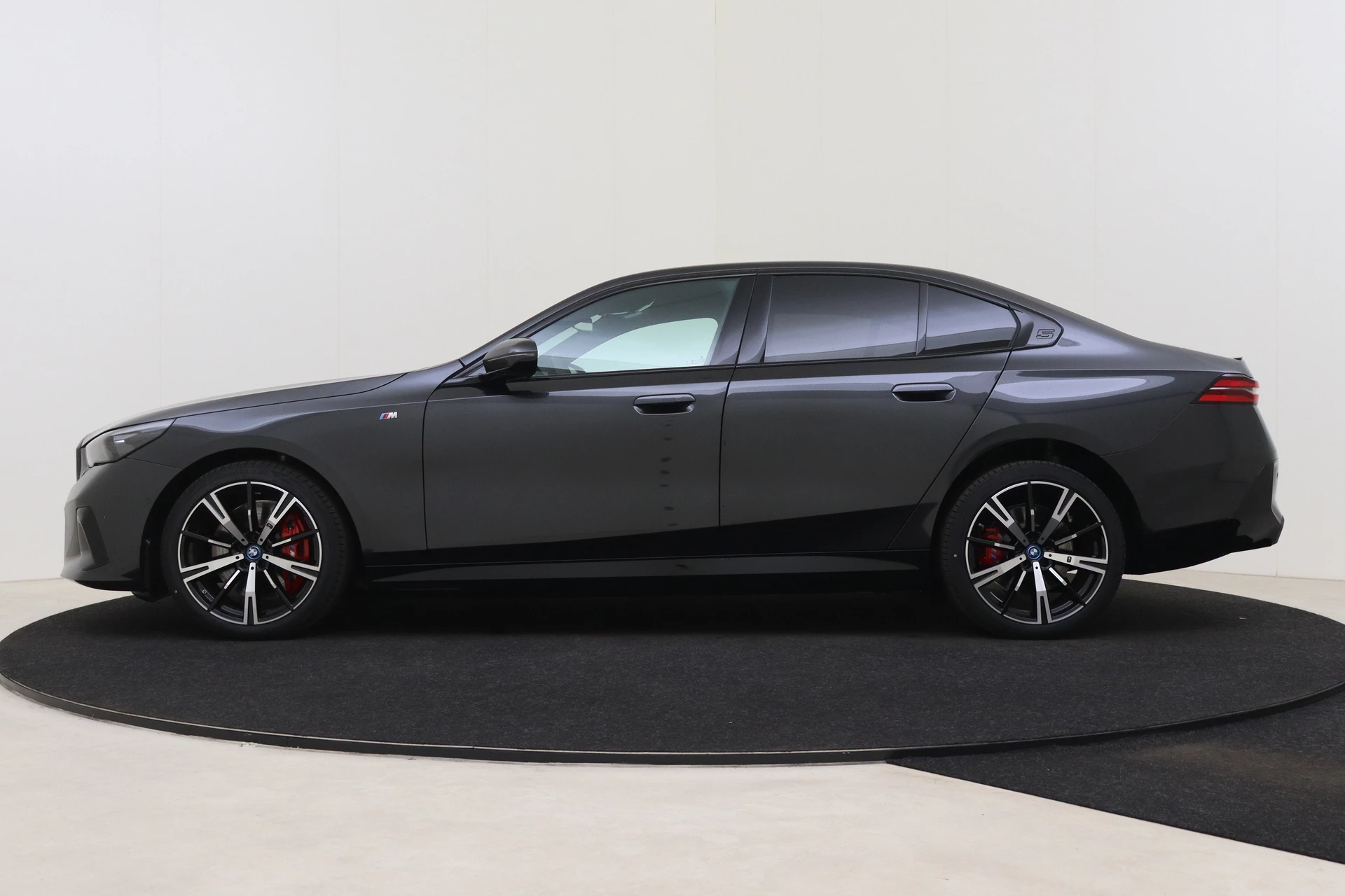 Hoofdafbeelding BMW i5
