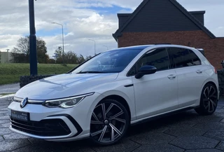 Volkswagen GOLF 1.5 eTSI R-Line/ Virtual CP/ Pano/ IQ-light/ Sfeer/Cam/19"/Keyless