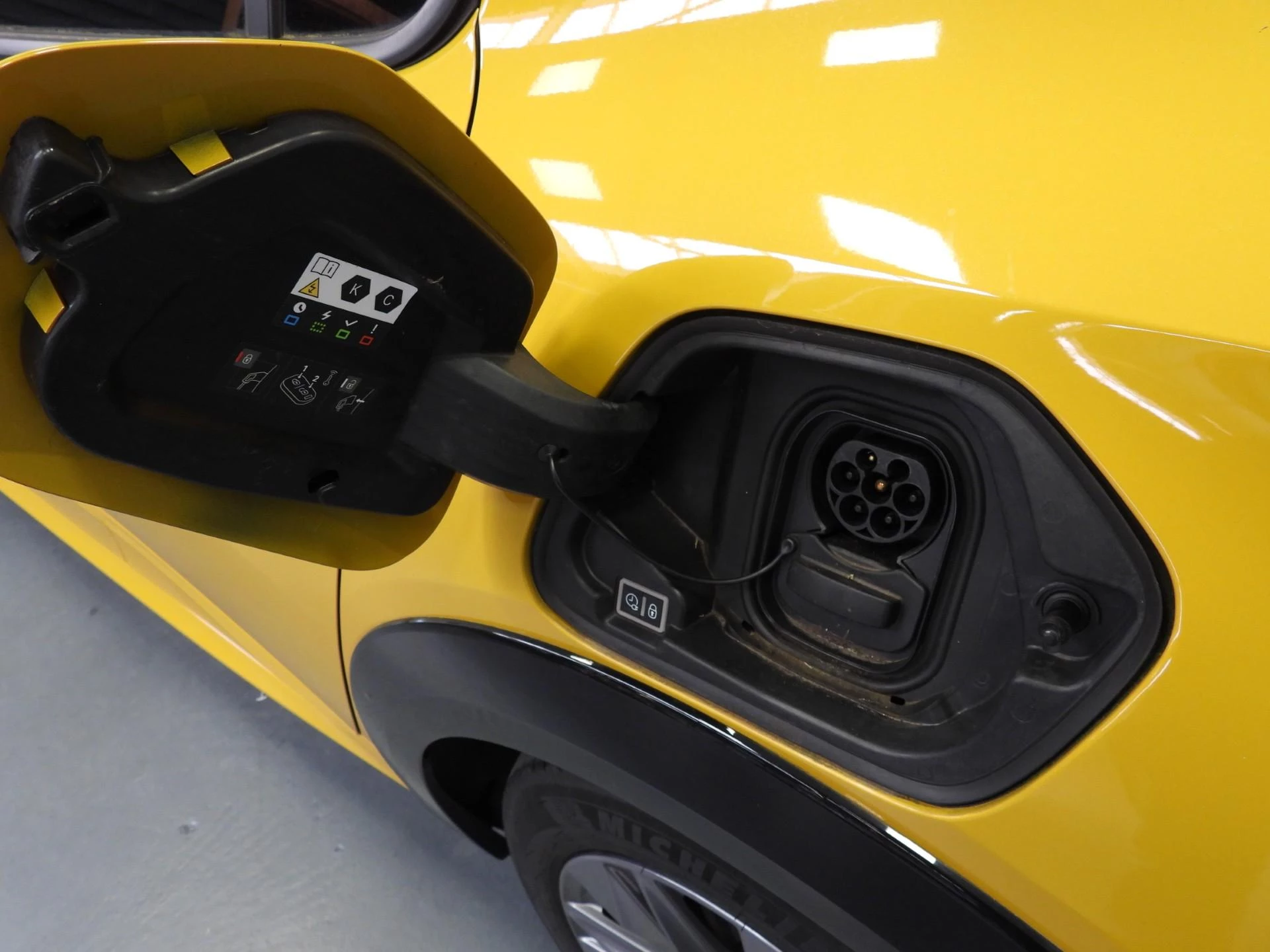 Hoofdafbeelding Peugeot e-208