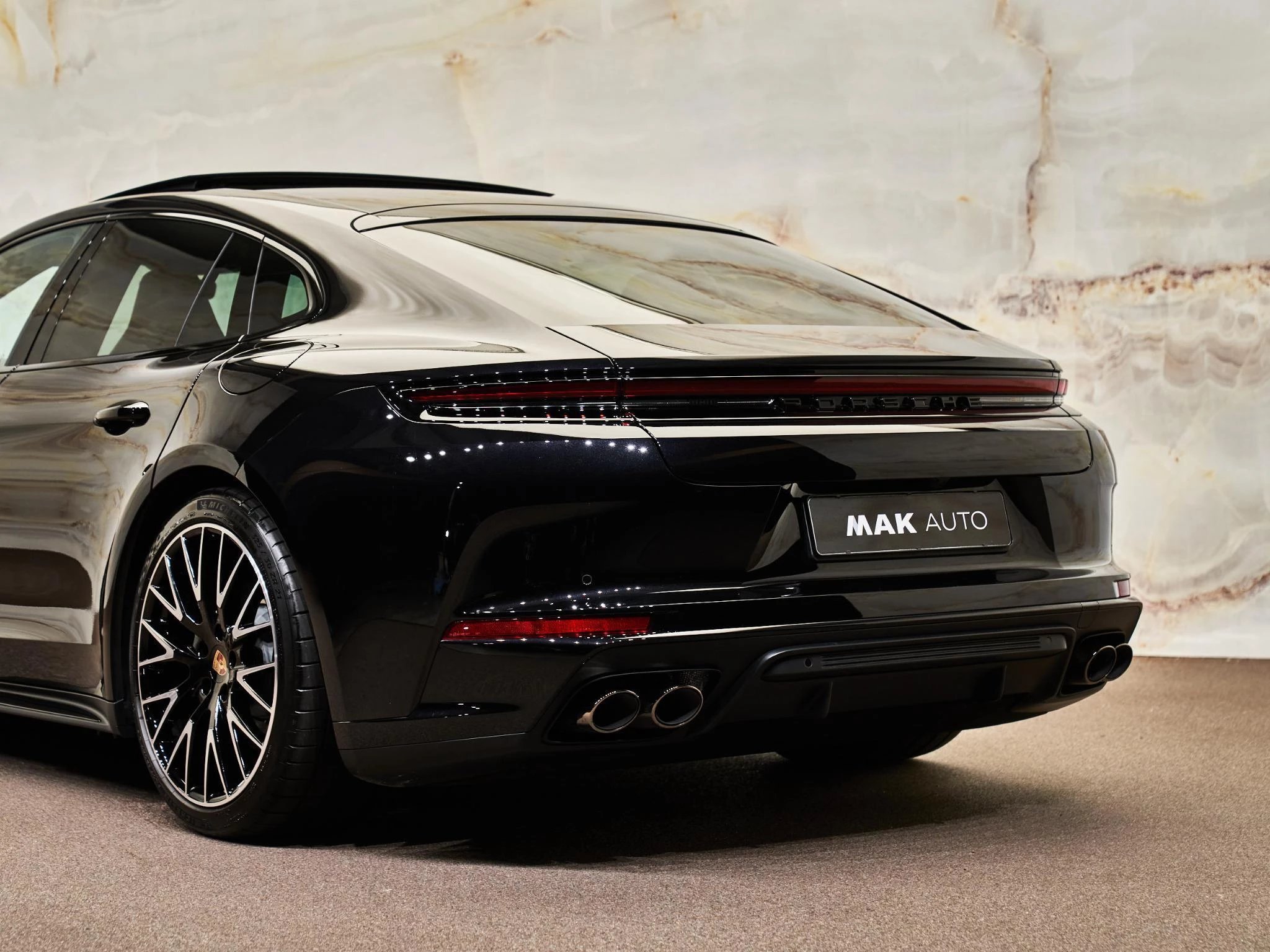 Hoofdafbeelding Porsche Panamera