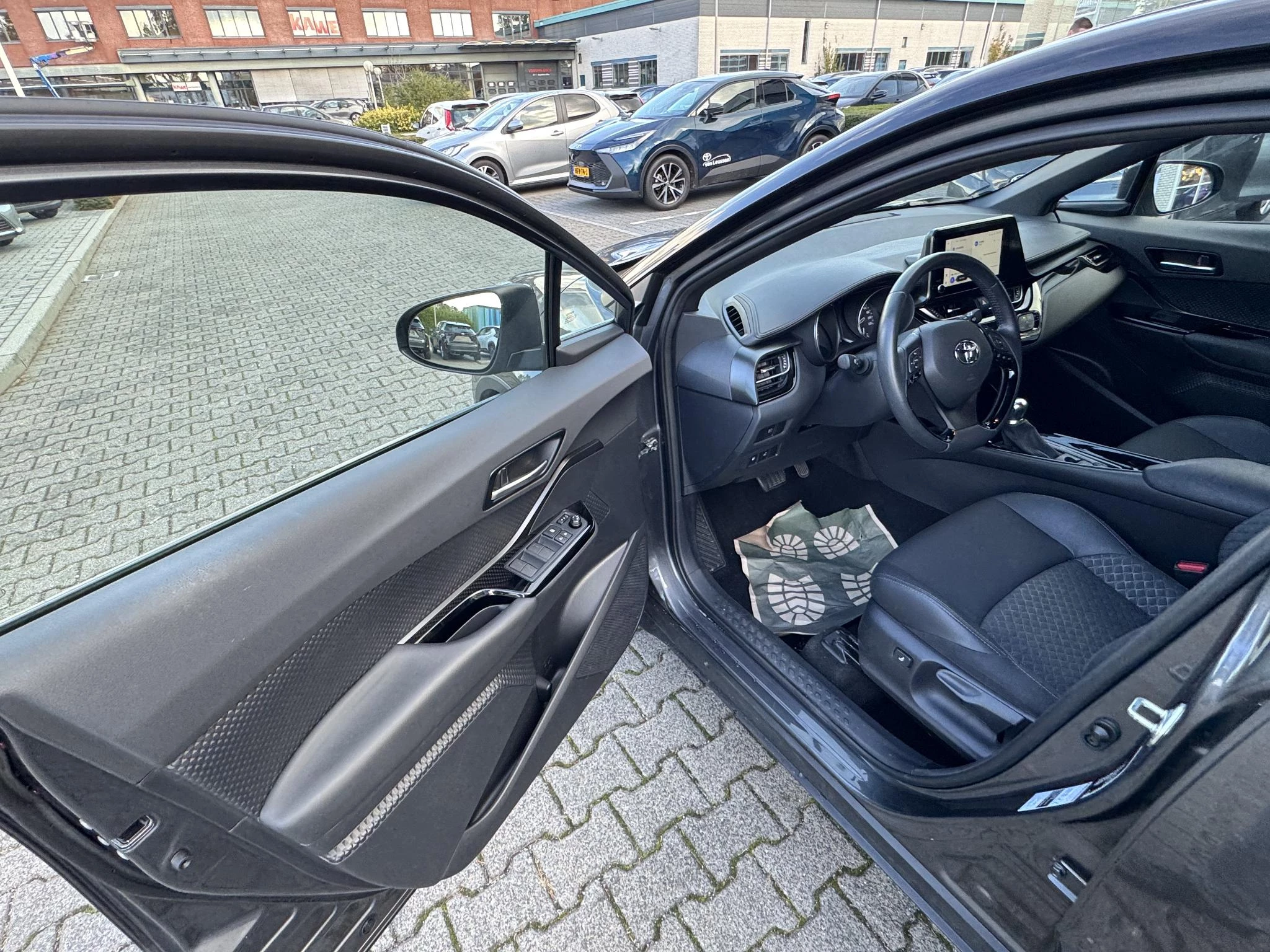 Hoofdafbeelding Toyota C-HR