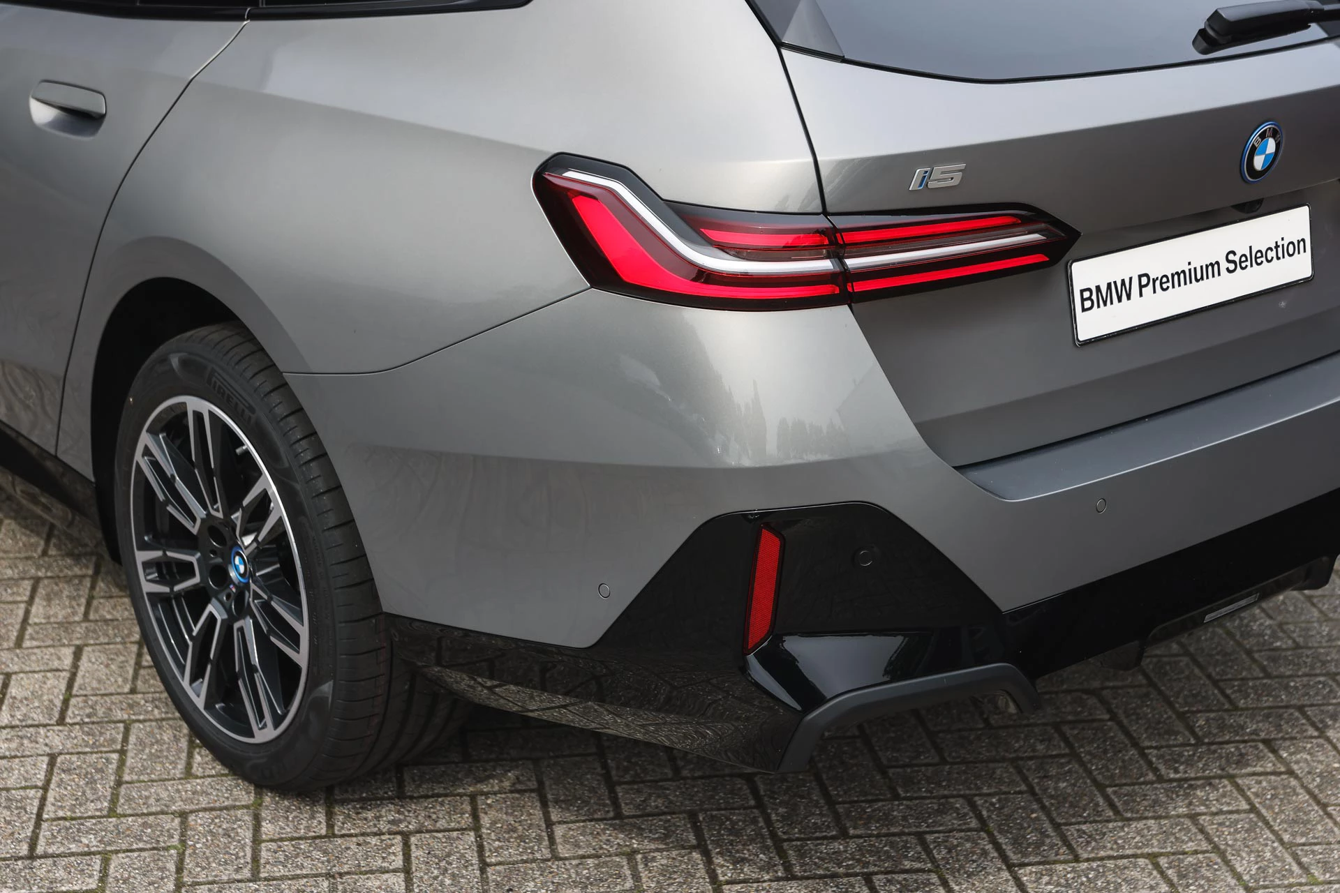 Hoofdafbeelding BMW i5
