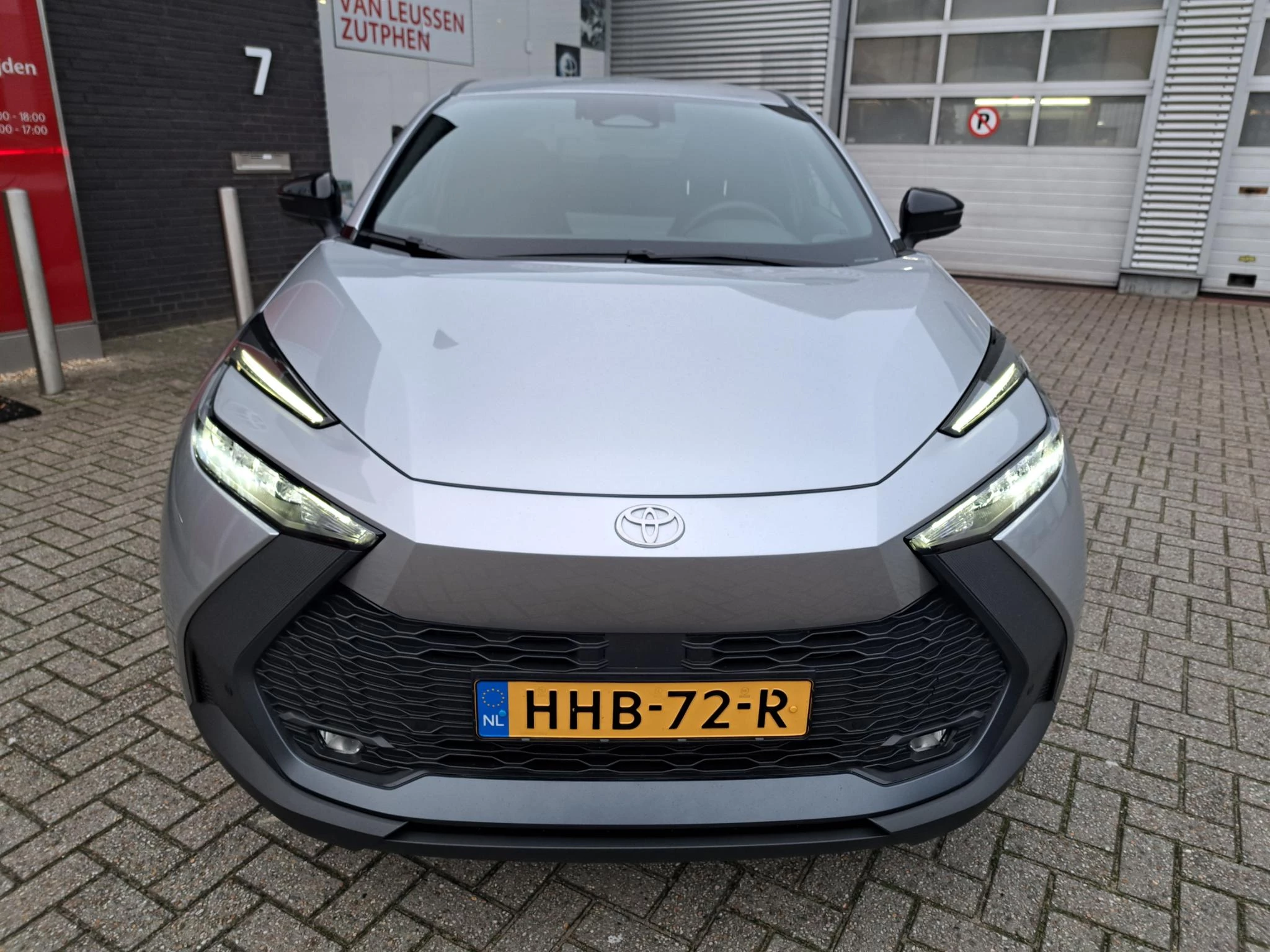 Hoofdafbeelding Toyota C-HR