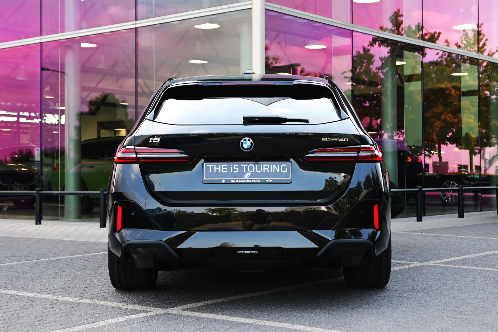 Hoofdafbeelding BMW i5