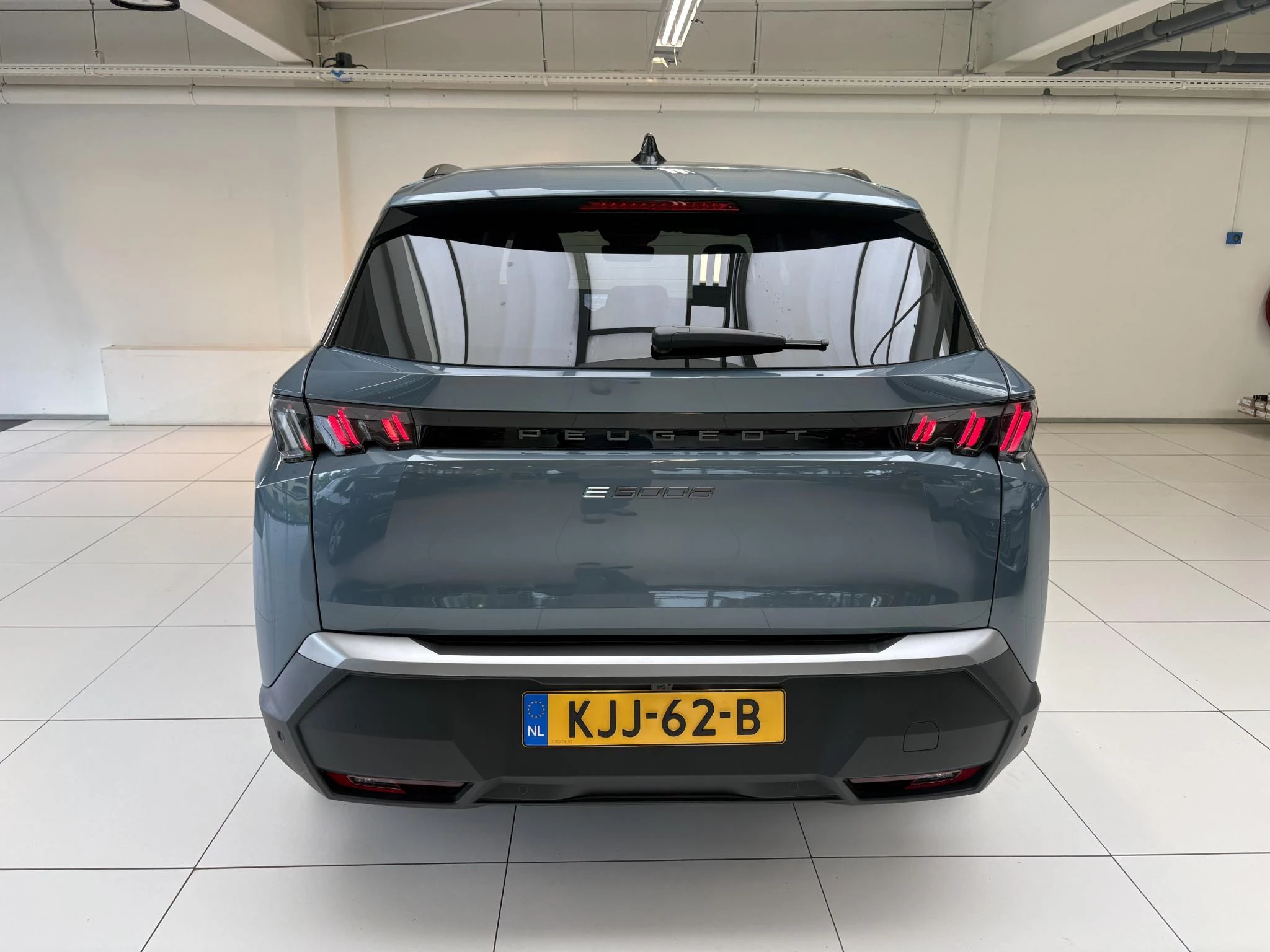 Hoofdafbeelding Peugeot e-5008