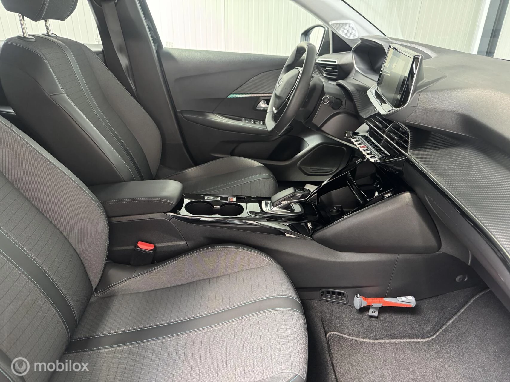 Hoofdafbeelding Peugeot e-208