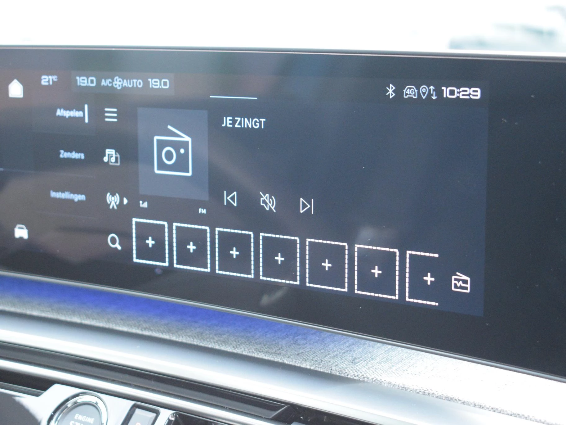 Hoofdafbeelding Peugeot e-5008