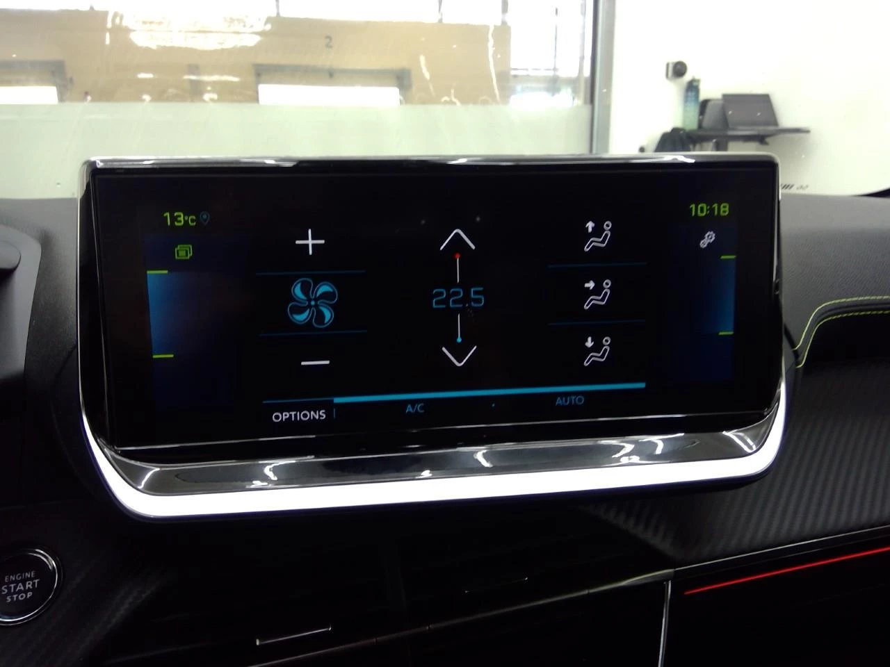 Hoofdafbeelding Peugeot e-208