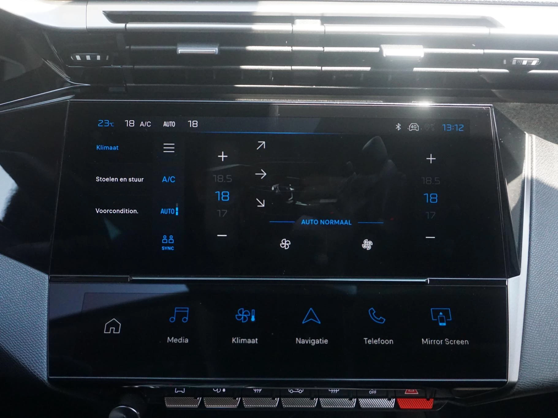 Hoofdafbeelding Peugeot 408