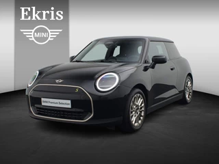 MINI 3-Deurs Favoured Pakket M + Glazen panoramadak + Elektrisch verwarmde voorstoelen + Parking Assistant + Driving Assistant