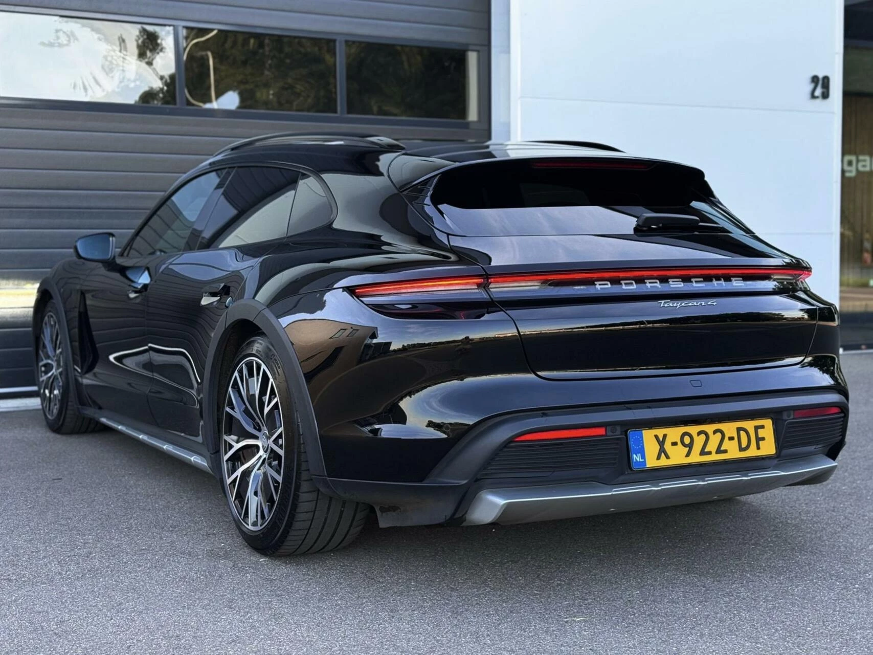 Hoofdafbeelding Porsche Taycan