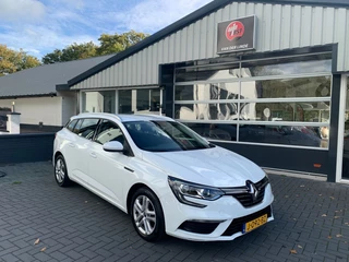 Hoofdafbeelding Renault Mégane Renault Mégane 1.3 TCE ZEN, Cruise control, Navigatie,Airco, All-in prijs inclusief apk en afleverbeurt!