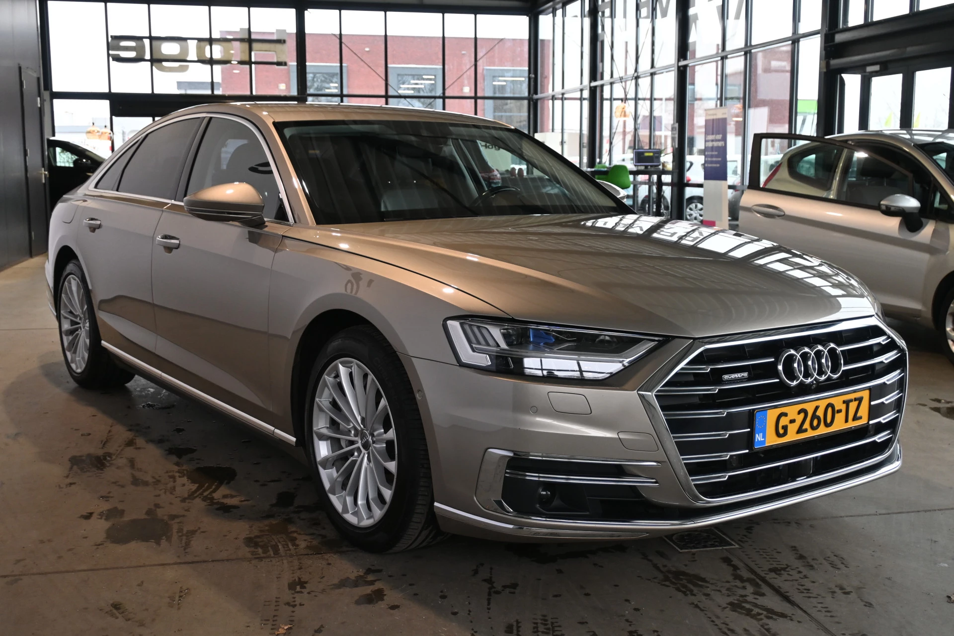 Hoofdafbeelding Audi A8