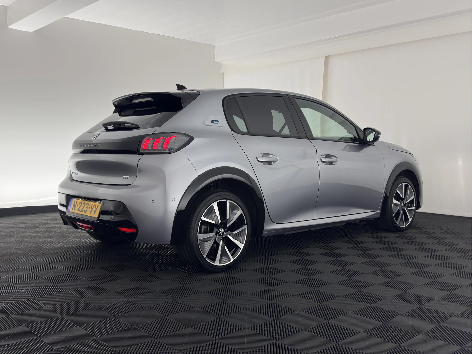 Hoofdafbeelding Peugeot e-208