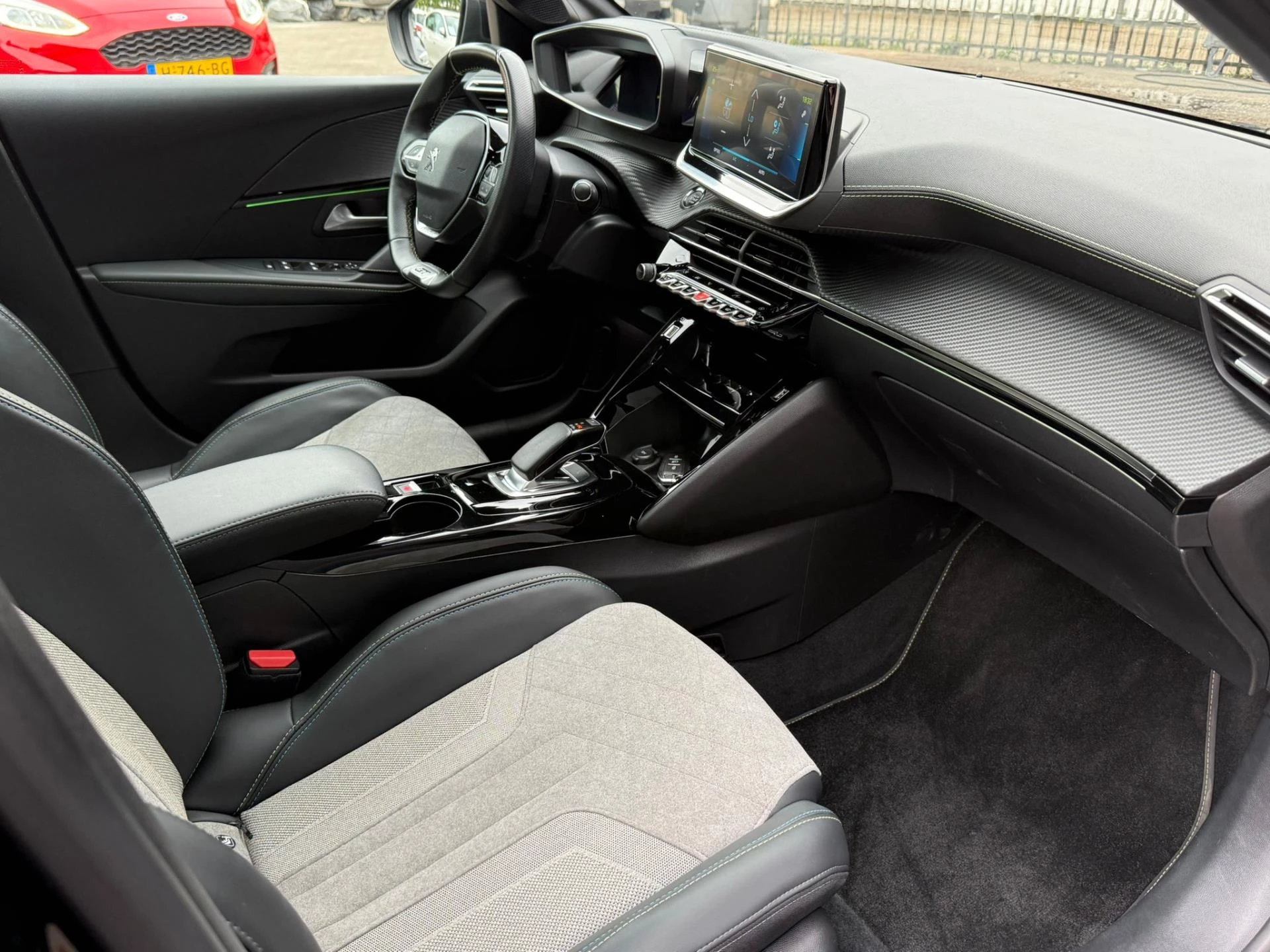 Hoofdafbeelding Peugeot e-208