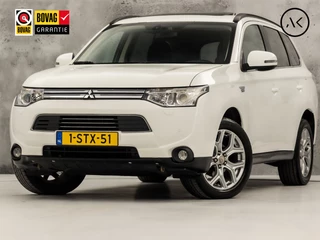 Hoofdafbeelding Mitsubishi Outlander Mitsubishi Outlander 2.0 PHEV Deluxe 203Pk Automaat (SCHUIFDAK, NAVIGATIE, CAMERA, LEDER, ELEK SPORTSTOELEN, STOELVERWARMING, KEYLESS, TREKHAAK, ELEK ACHTERKLEP, GETINT GLAS, NIEUWSTAAT)
