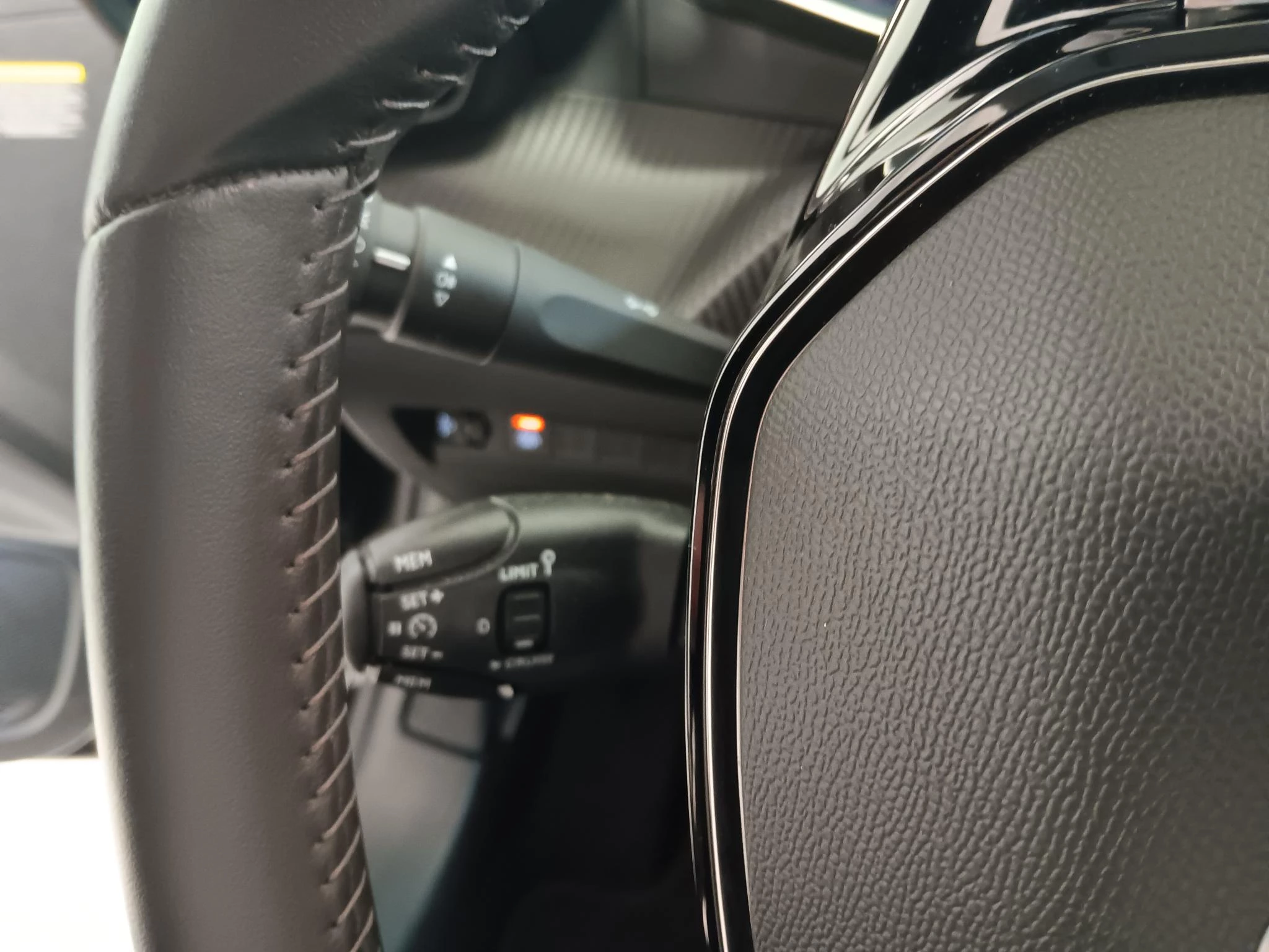 Hoofdafbeelding Peugeot e-208