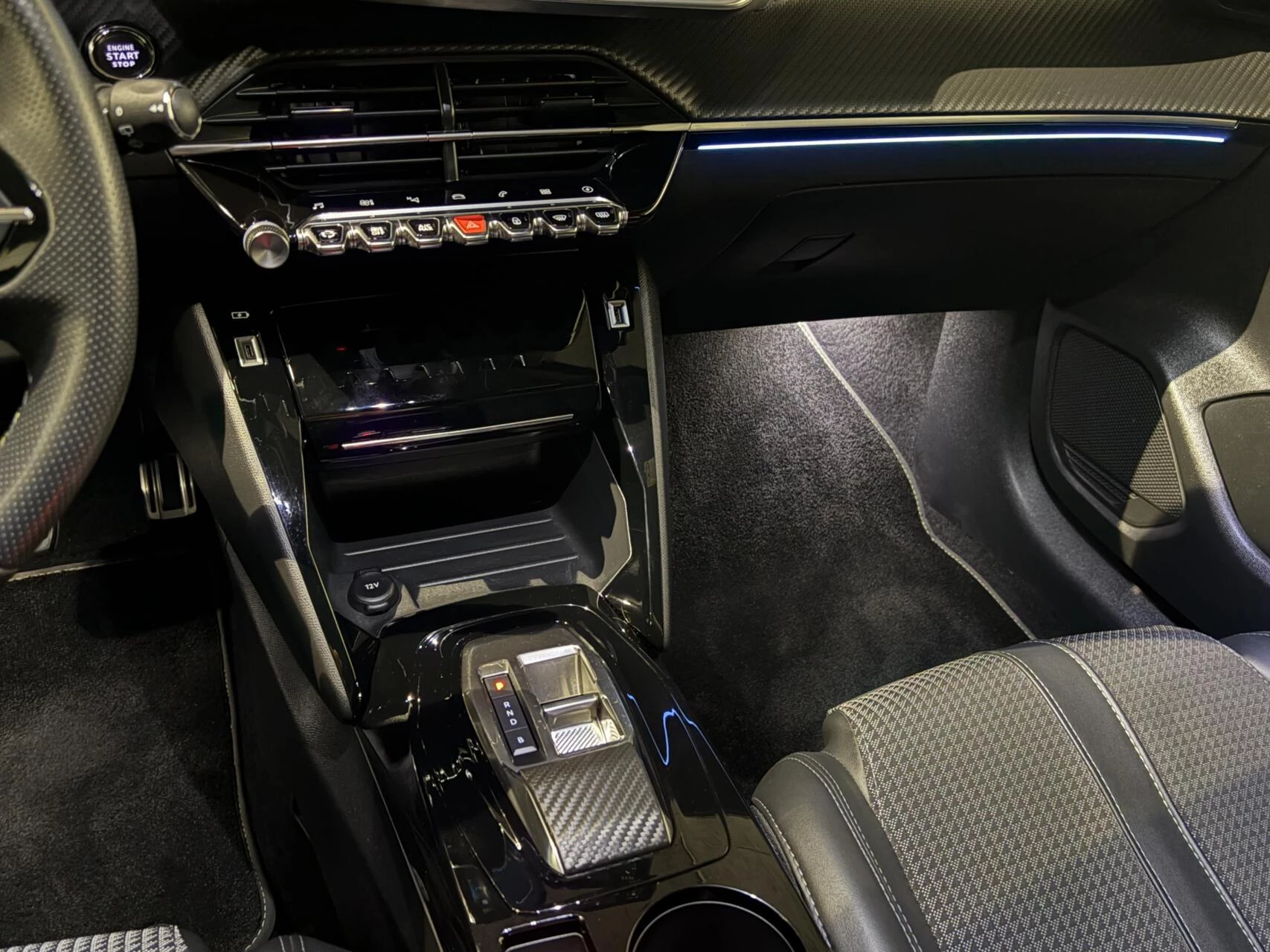 Hoofdafbeelding Peugeot e-208