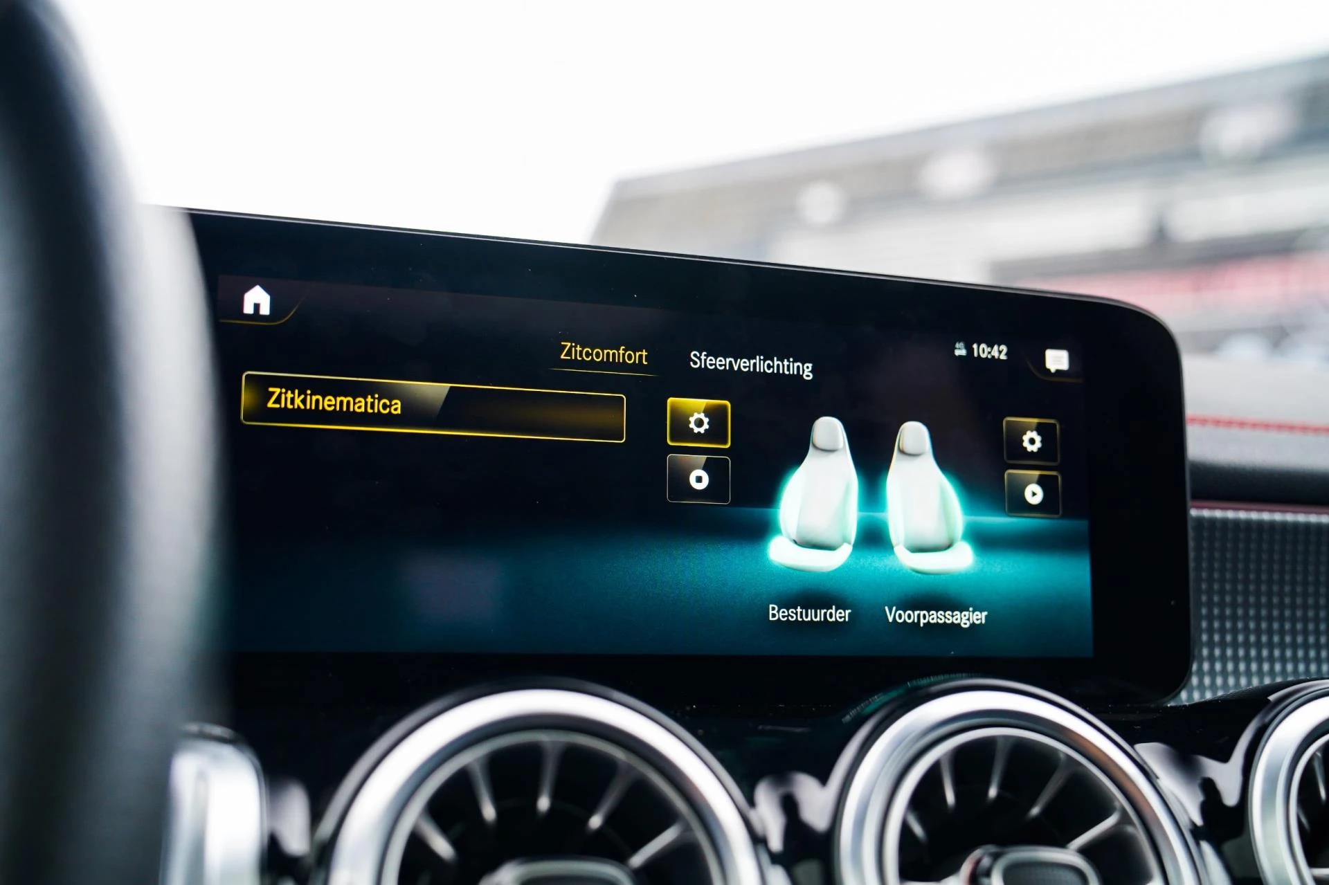 Hoofdafbeelding Mercedes-Benz EQB