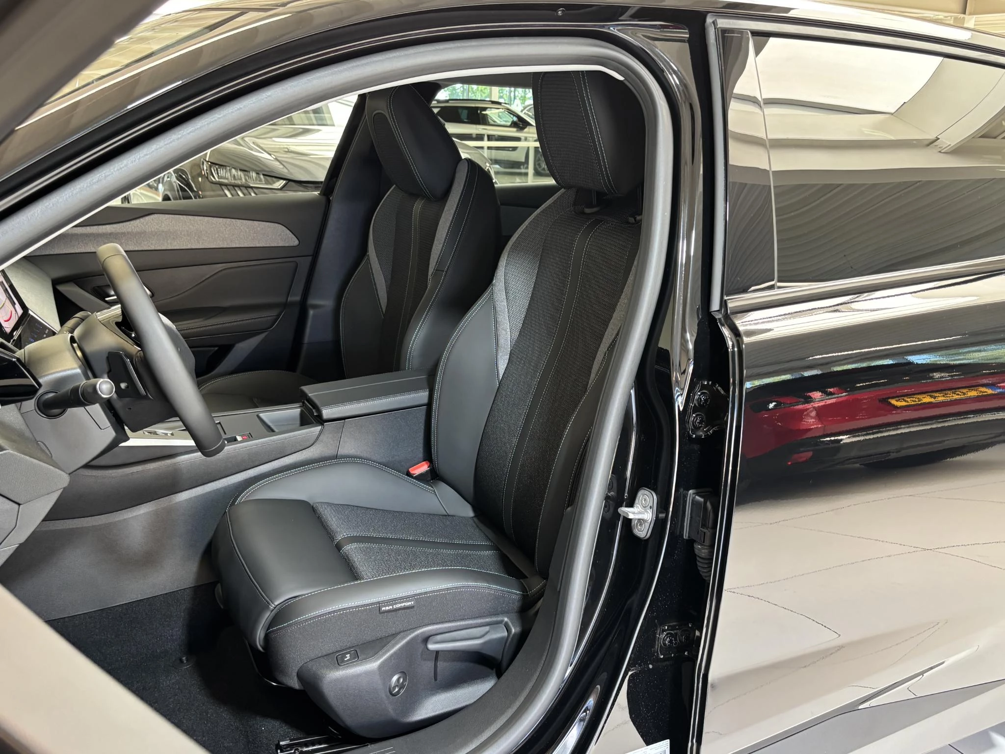 Hoofdafbeelding Peugeot 408