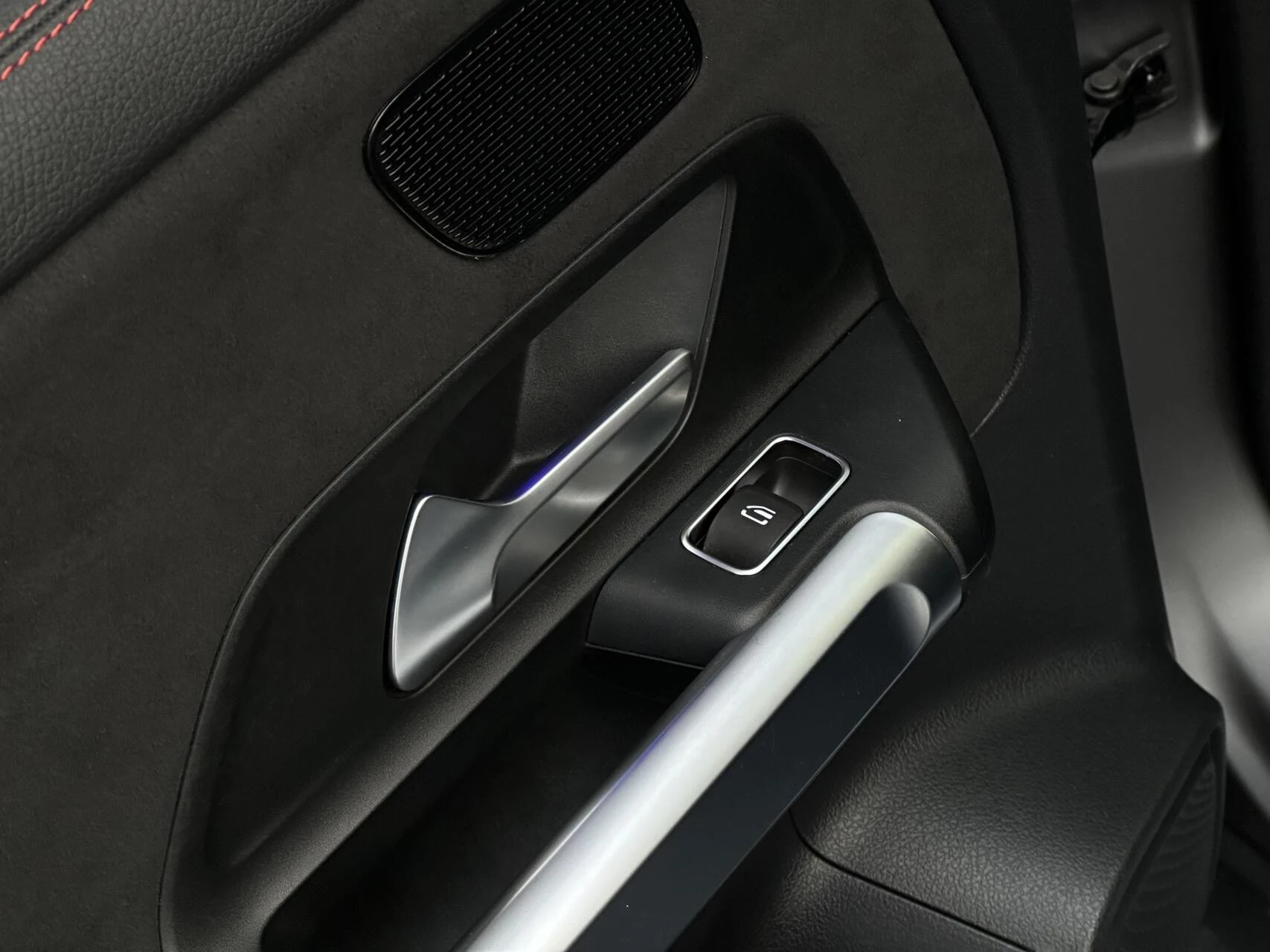 Hoofdafbeelding Mercedes-Benz EQB