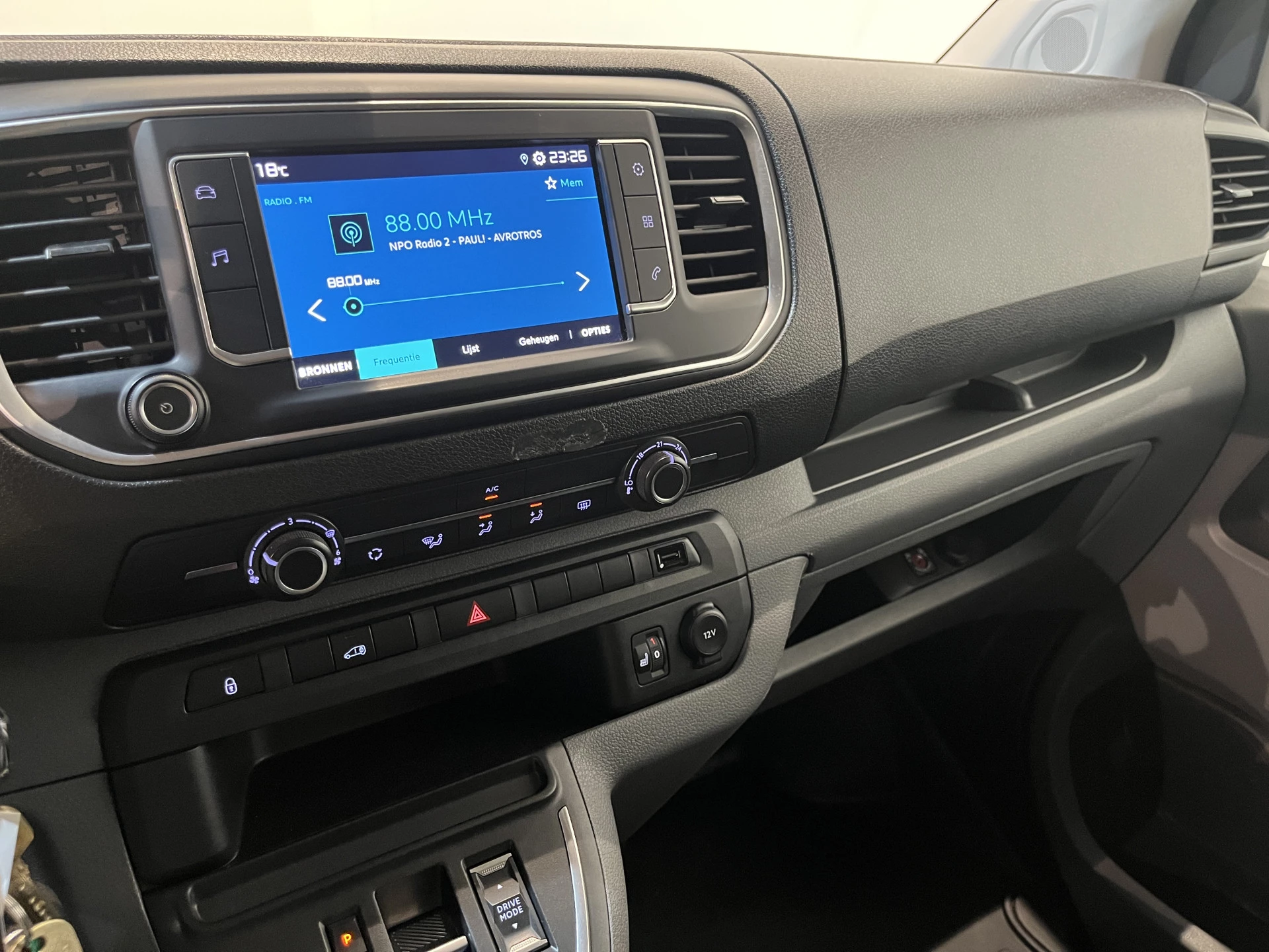Hoofdafbeelding Peugeot e-Expert